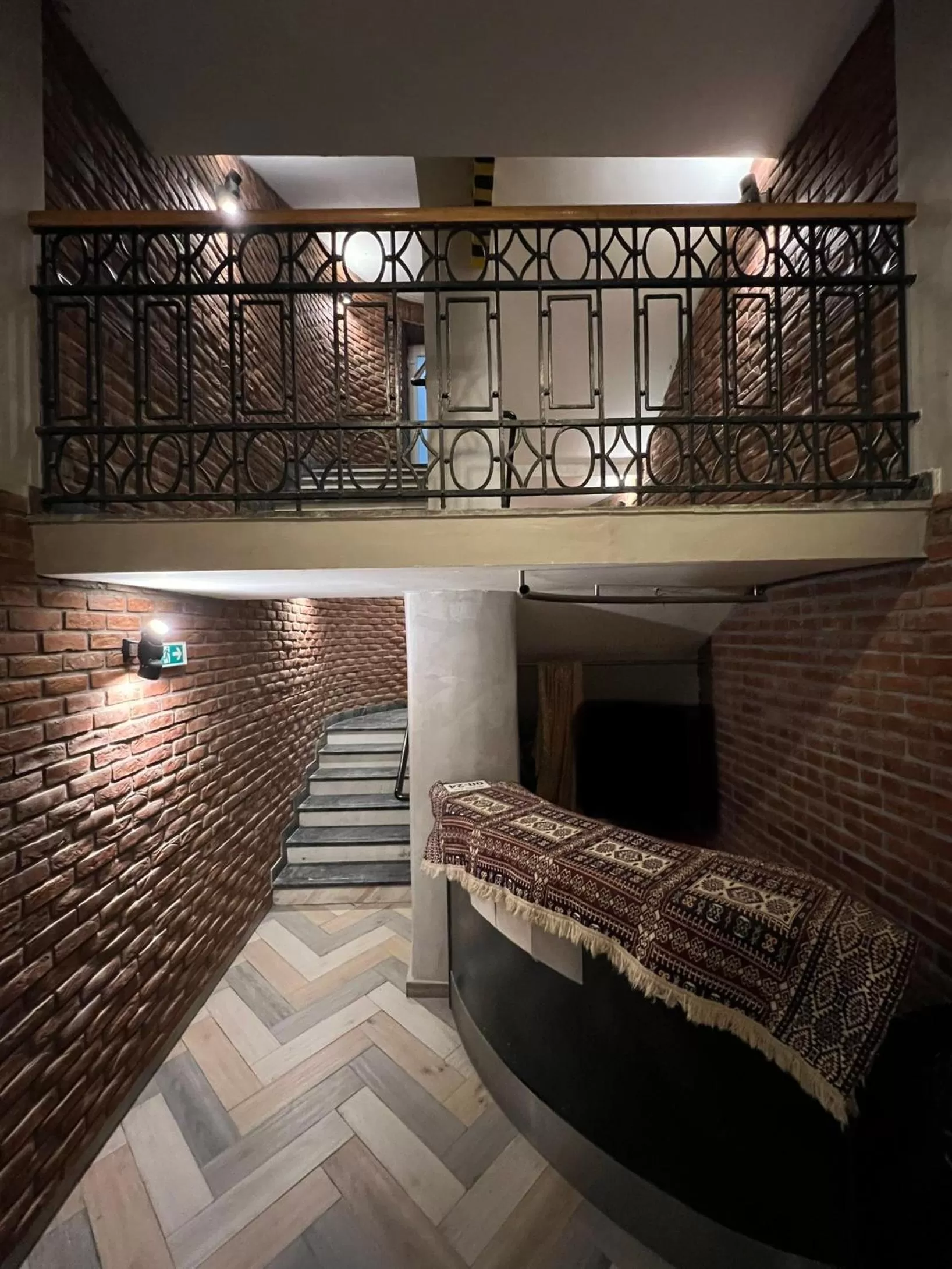 Restaurant/places to eat in Capital Hotel Garni