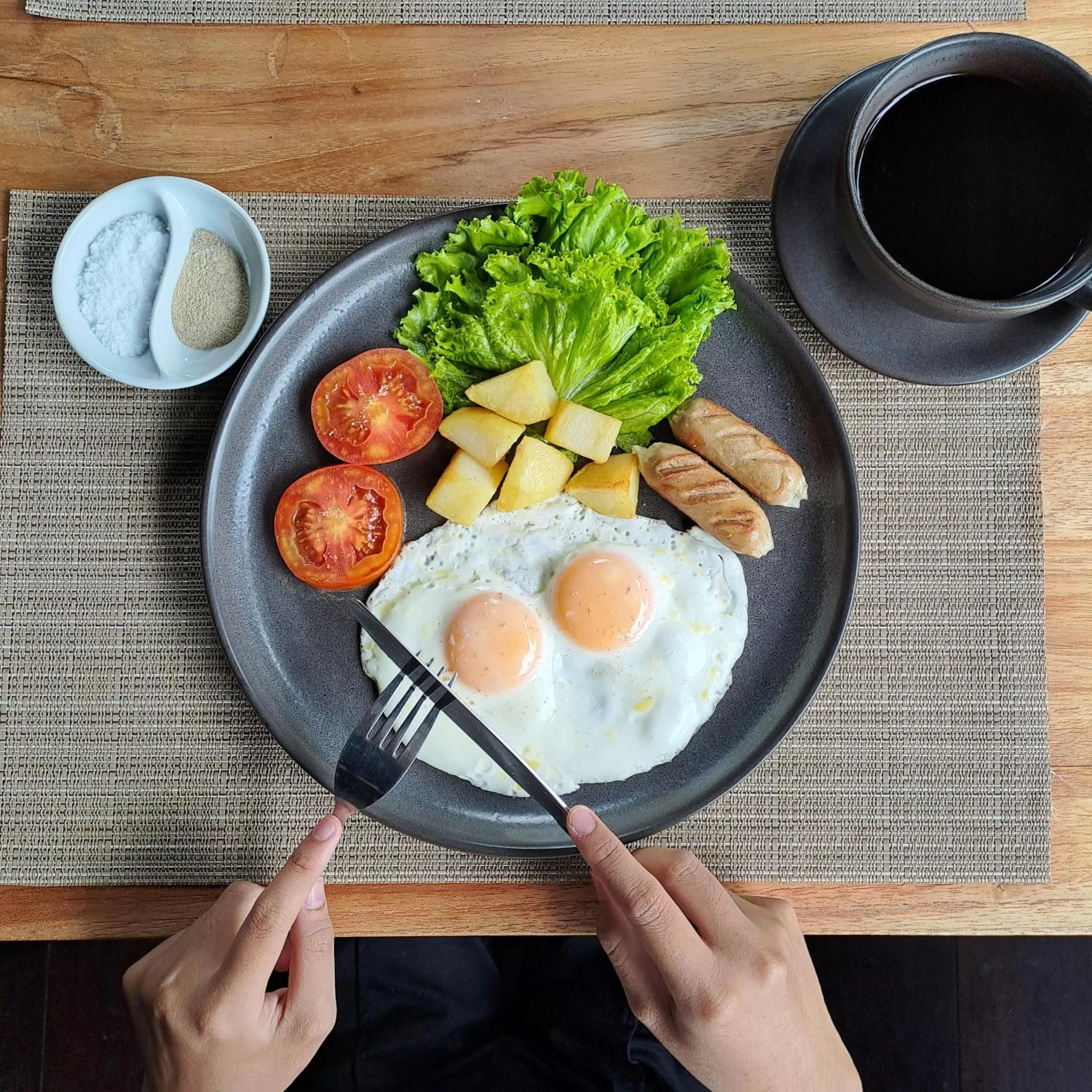 Breakfast in Parvati Retreat Villas