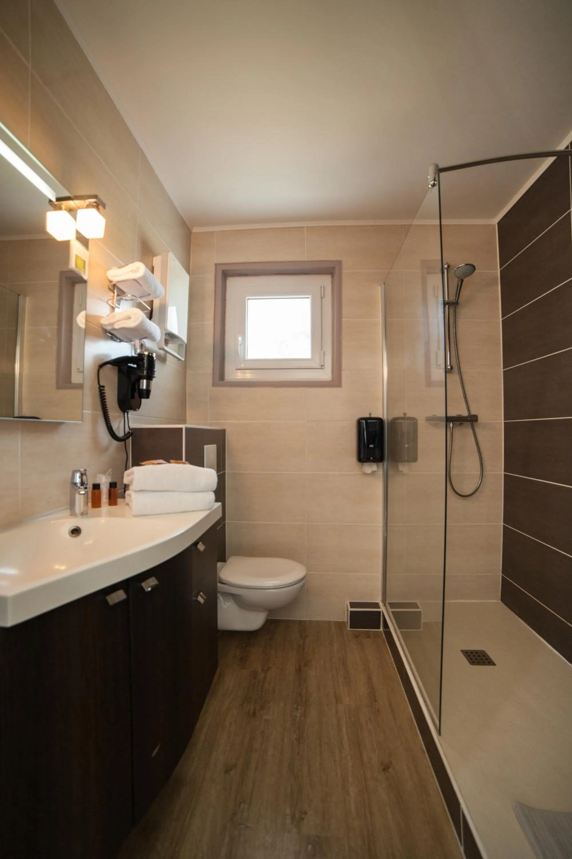 Shower in Hotel Saint Paul