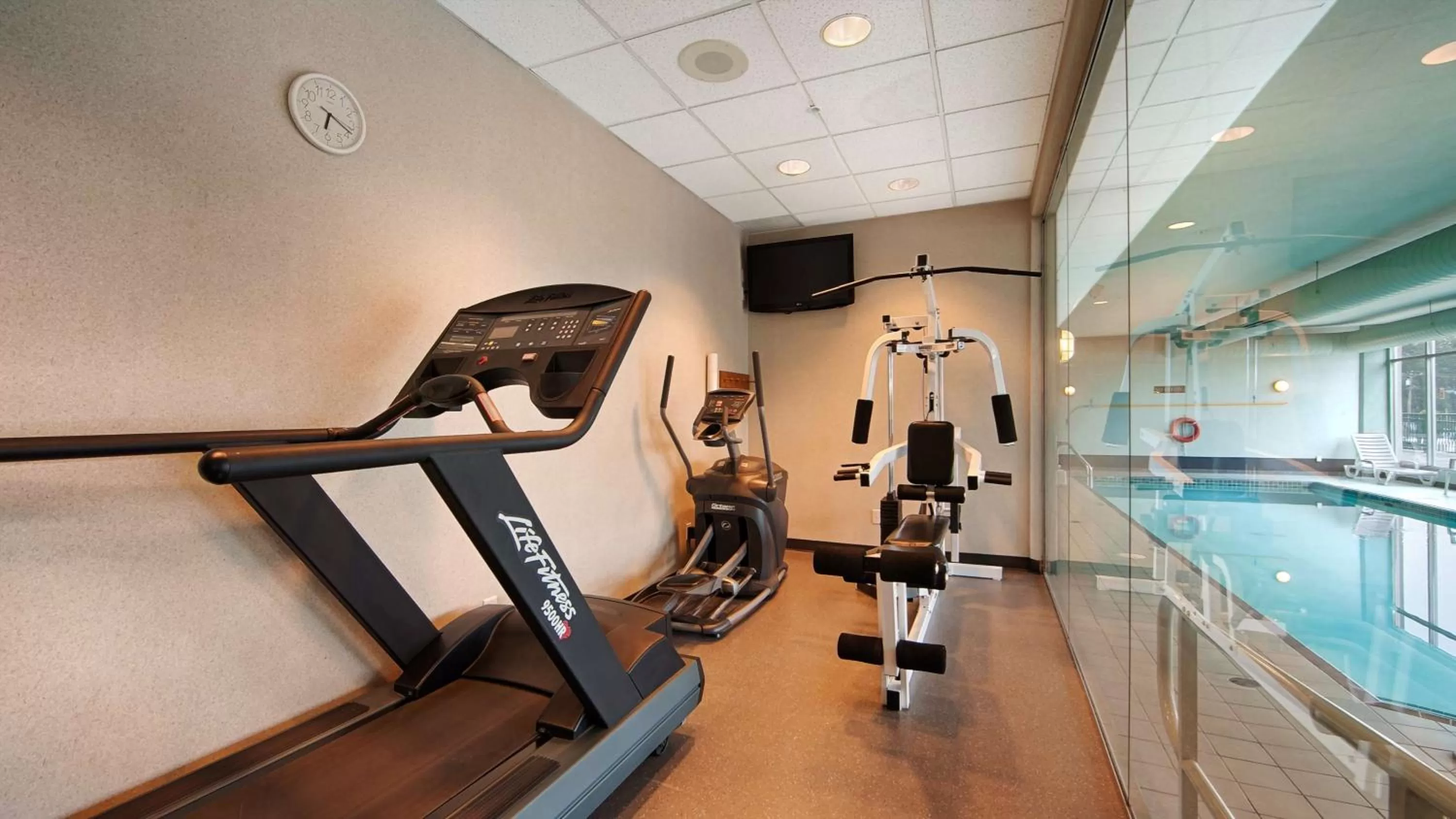 Fitness centre/facilities in Best Western PLUS Mission City Lodge
