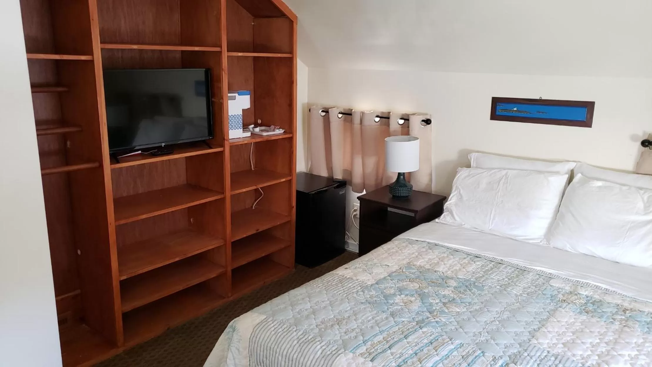 Bed in Come As You Are Inn LLC