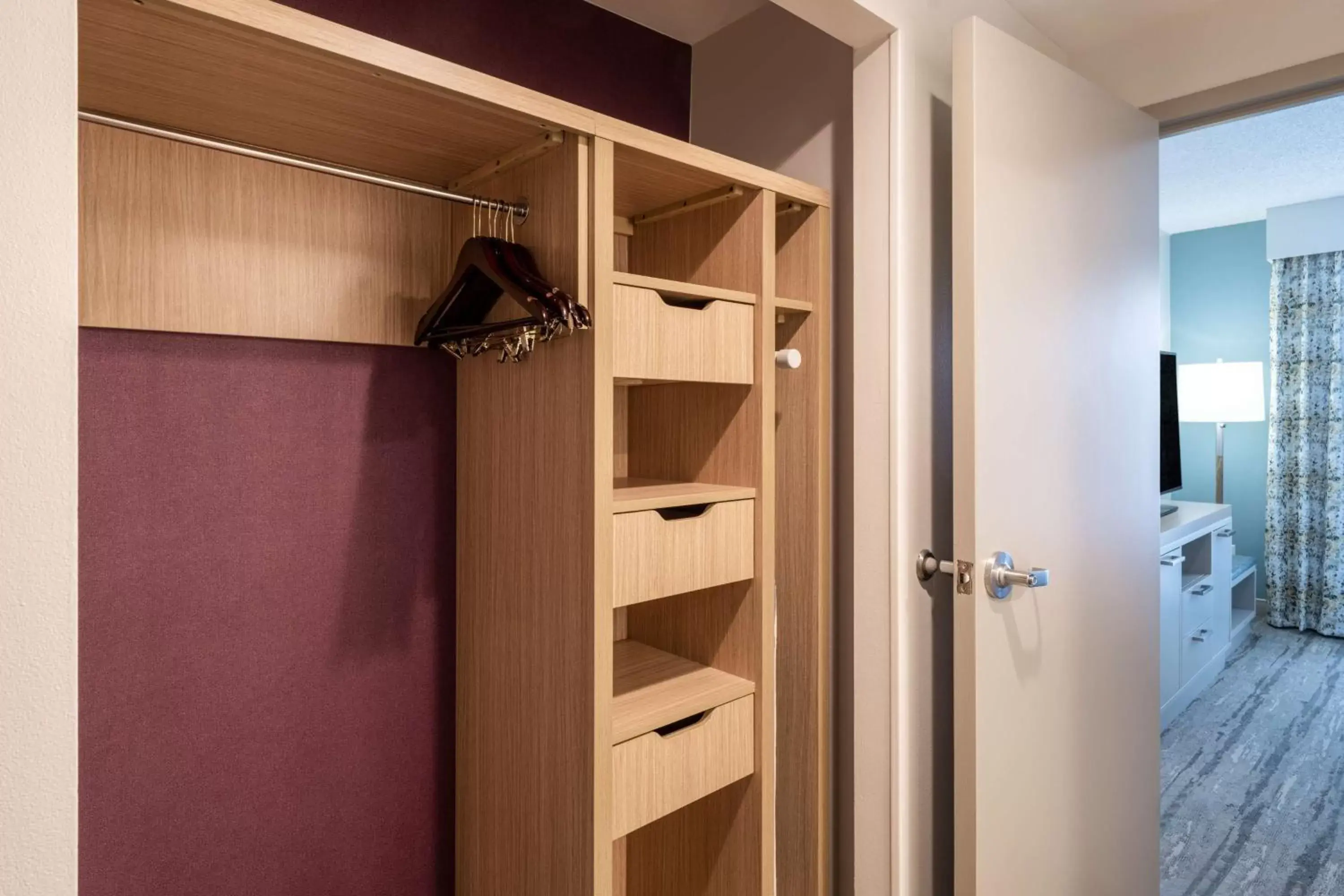 One-Bedroom Deluxe Queen Suite - Non-Smoking in Hilton Garden Inn Jacksonville Ponte Vedra Sawgrass One-Bedroom Deluxe Queen Suite - Non-Smoking in Hilton Garden Inn Jacksonville Ponte Vedra Sawgrass