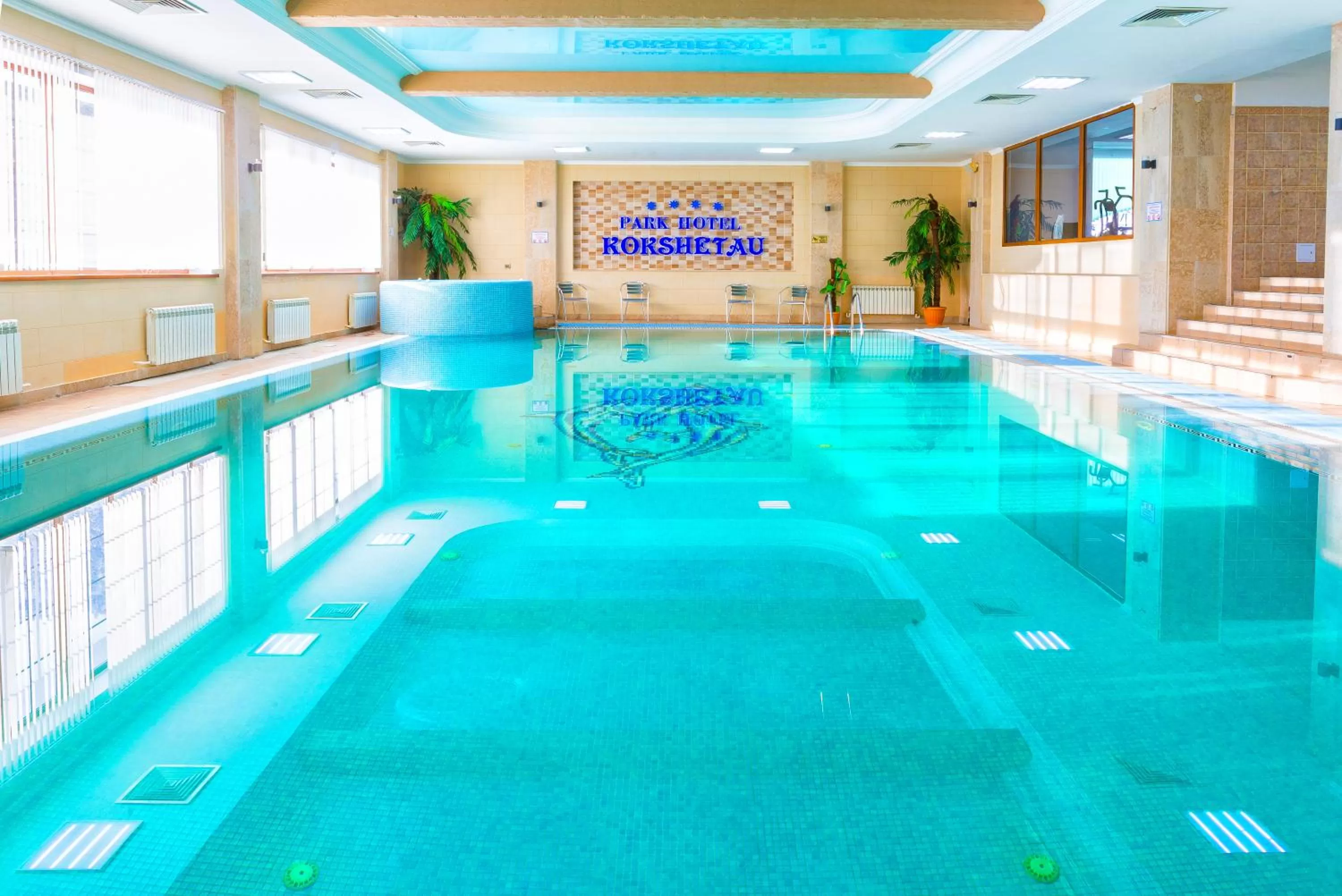 Swimming pool in Park Hotel Kokshetau