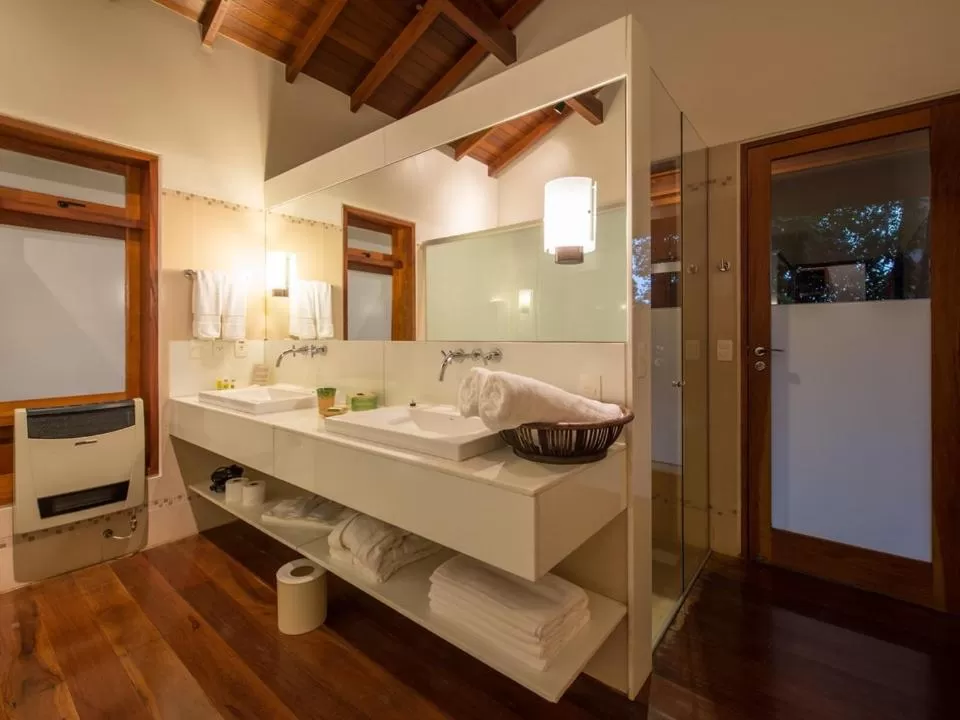 Bathroom in Kuriuwa Hotel