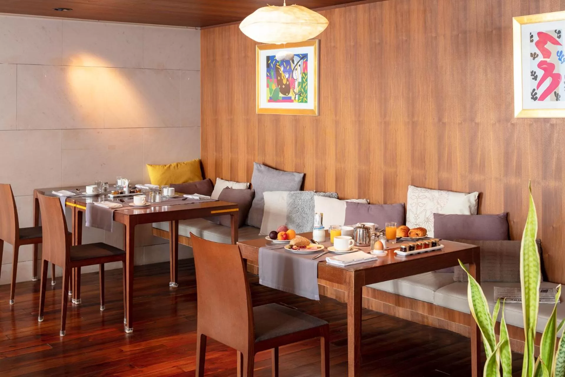 Breakfast in Hotel Beau Rivage