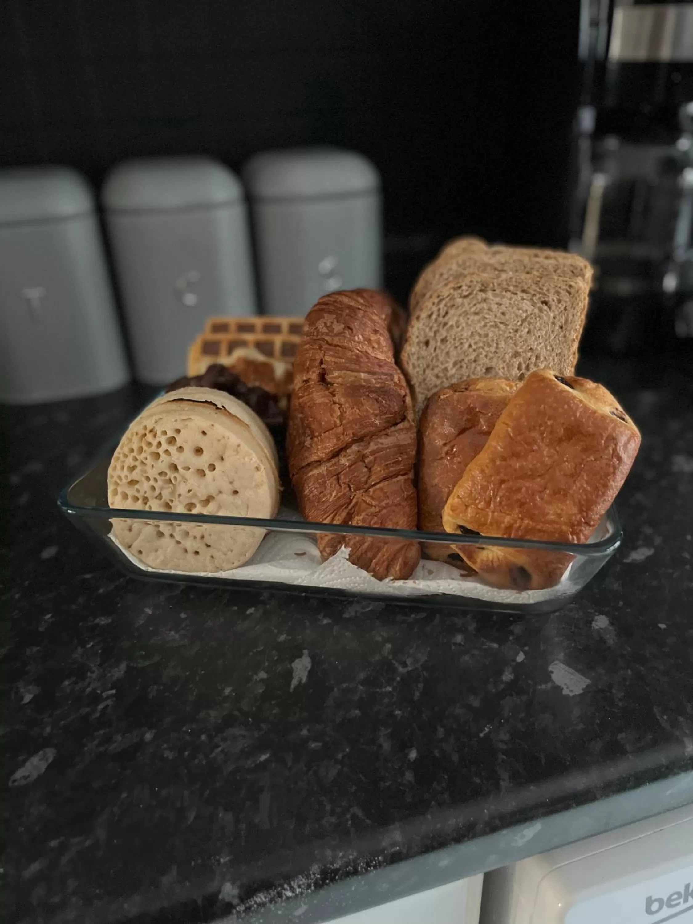 Food in Home from home, close to Redditch hospital & transport links