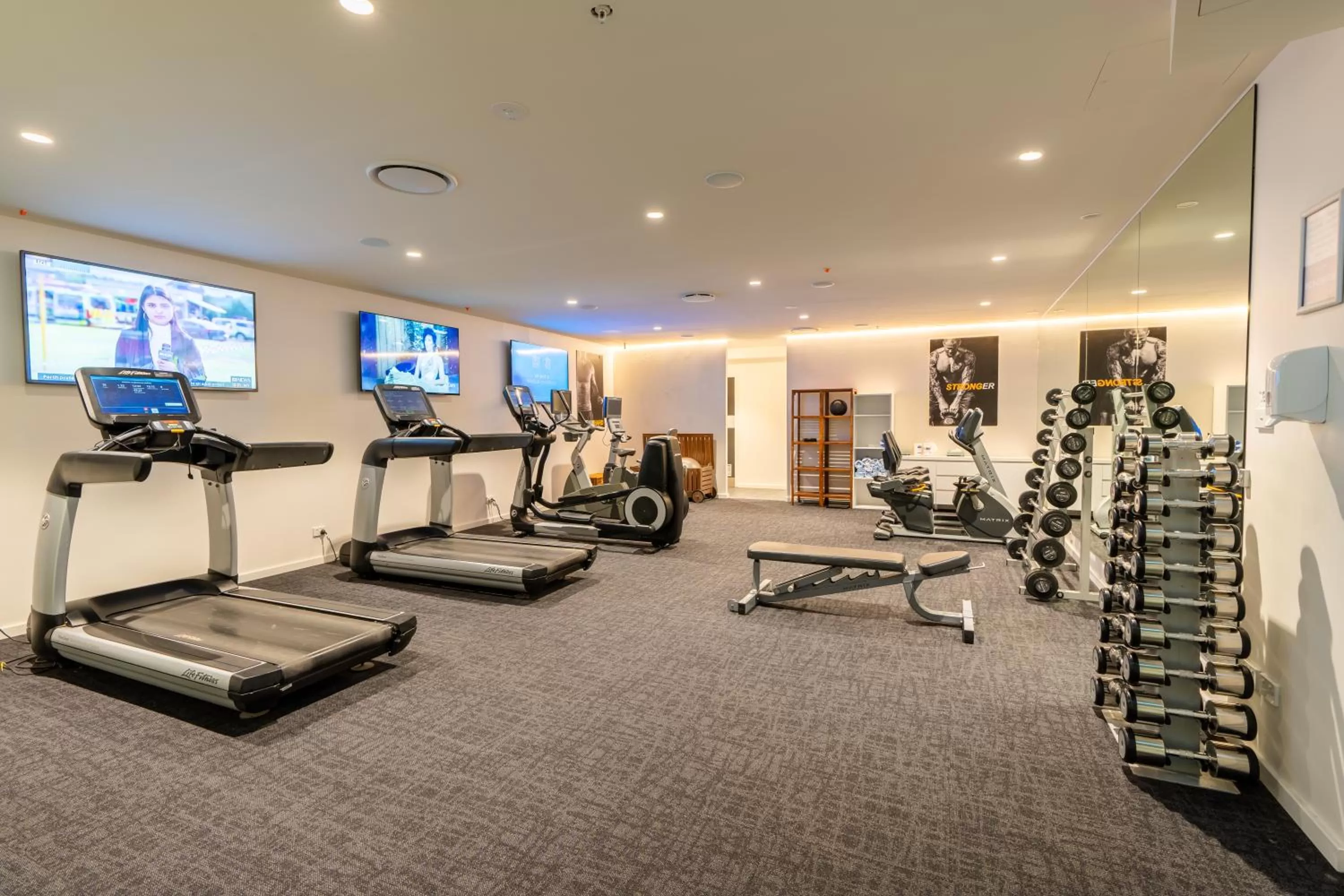 Fitness centre/facilities in Novotel Wollongong Northbeach