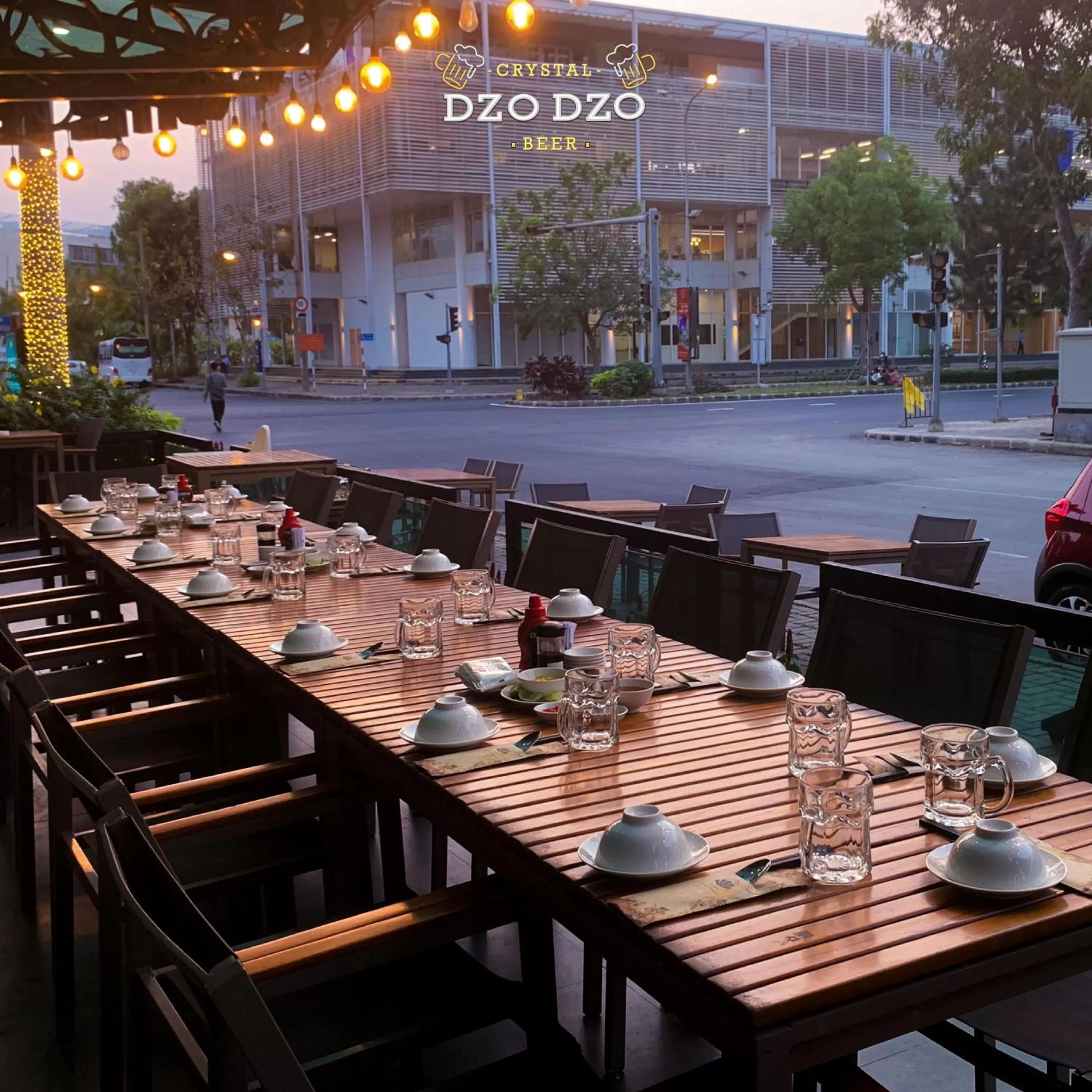 Restaurant/places to eat in MerPerle Crystal Palace