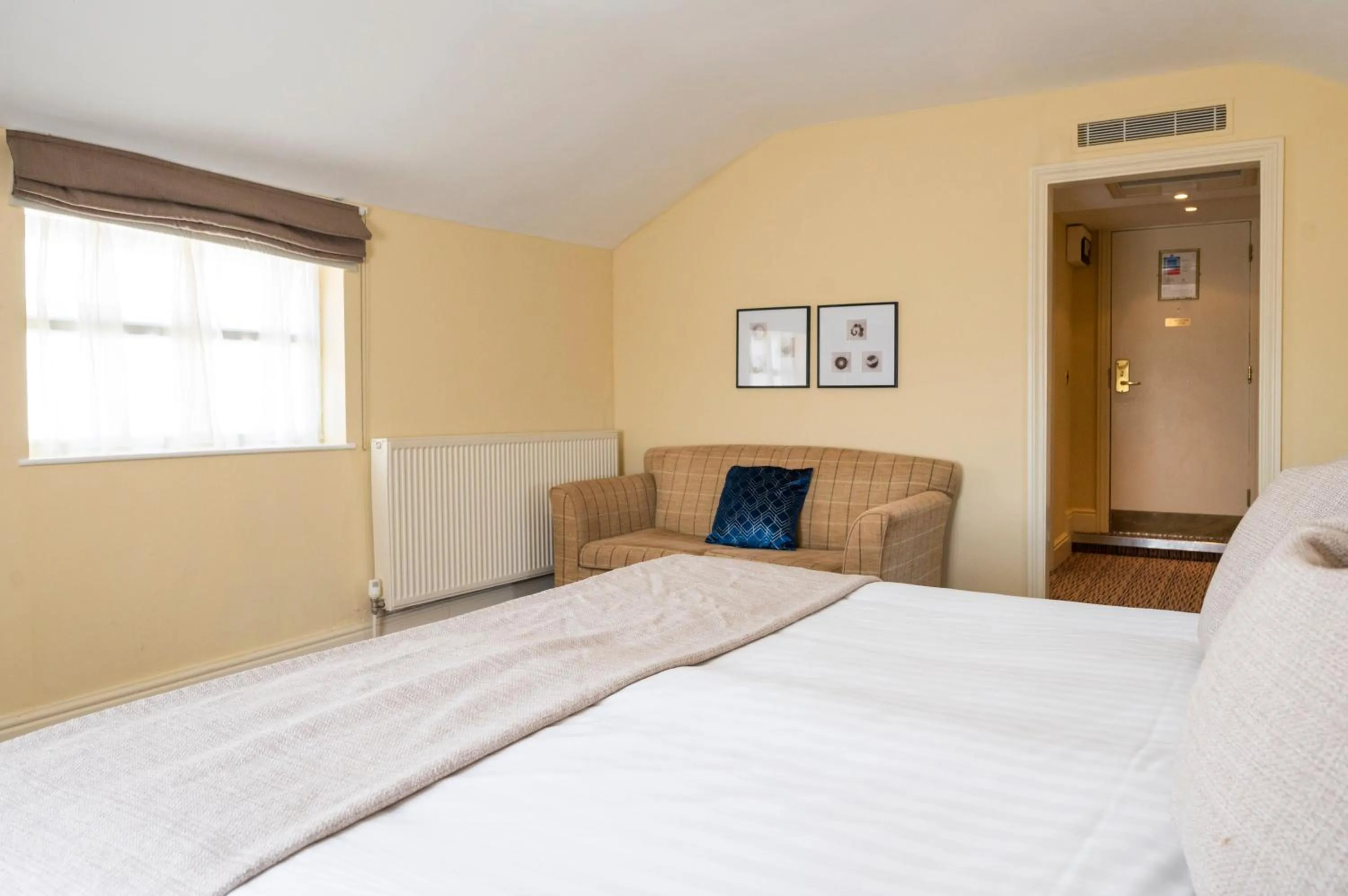 Bedroom, Bed in St George's Hotel - Llandudno