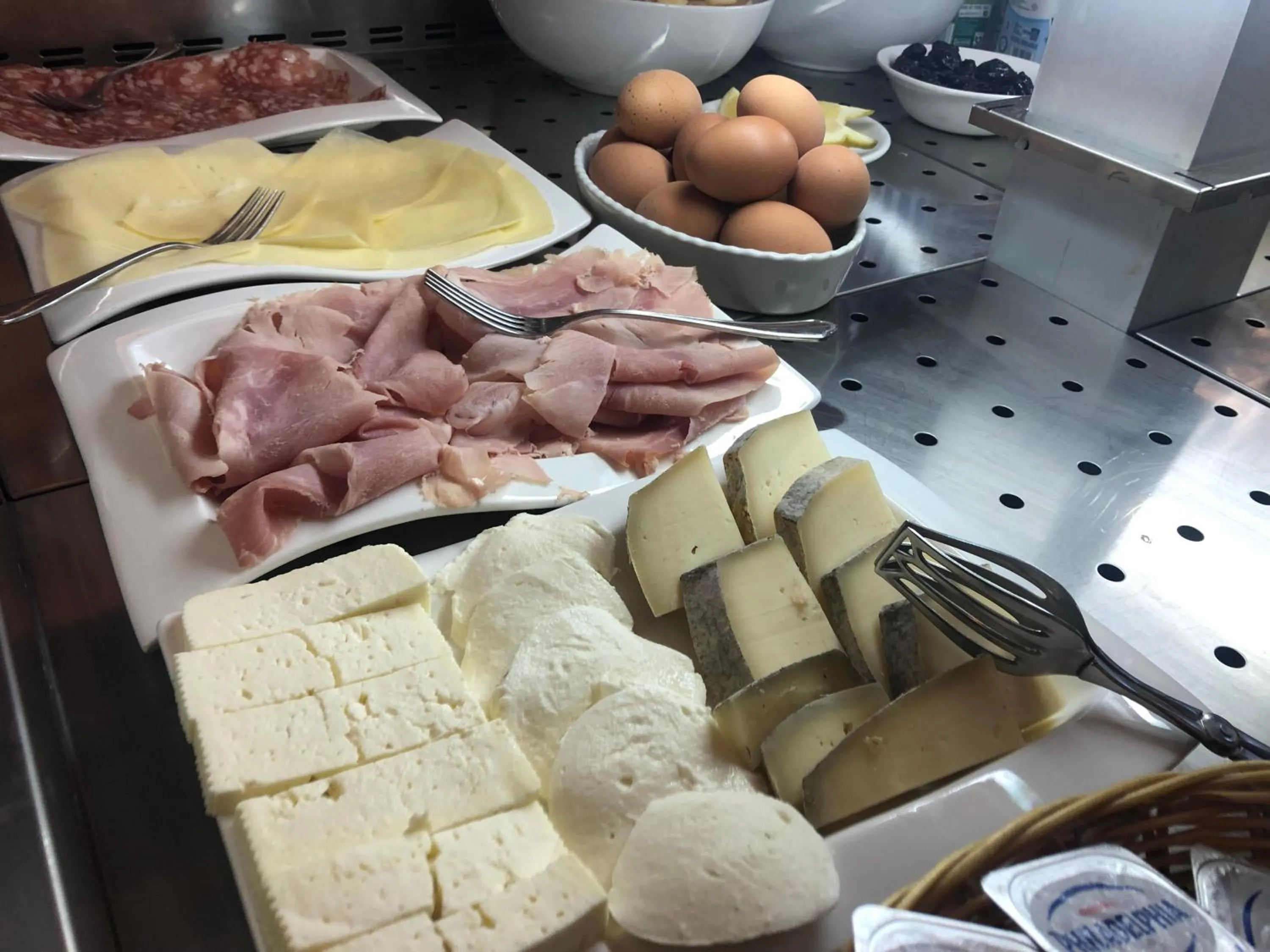 Breakfast in Hotel Villa Savoia