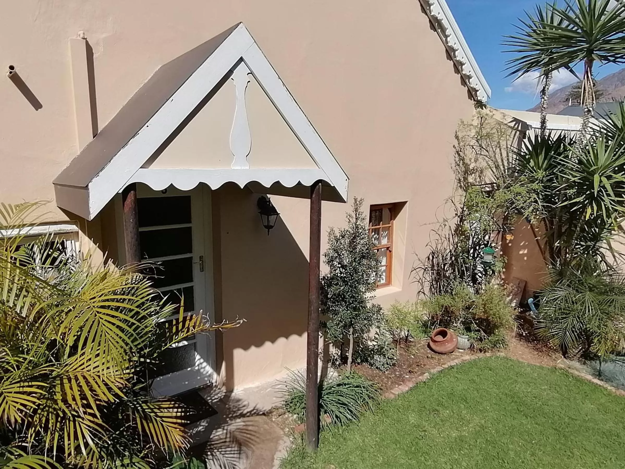 Facade/entrance in Squirrels Corner