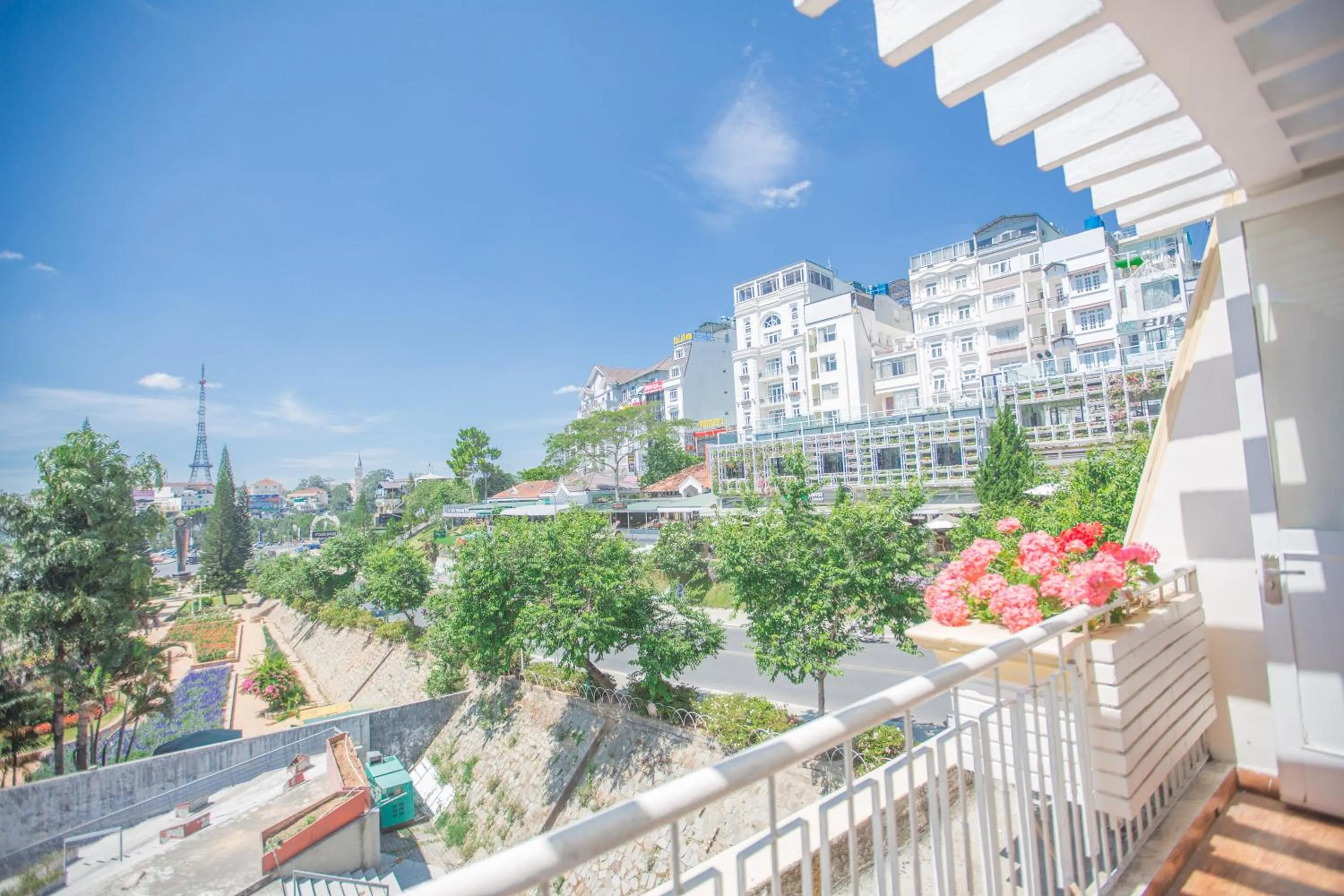 Nearby landmark in Nice Dream Hotel