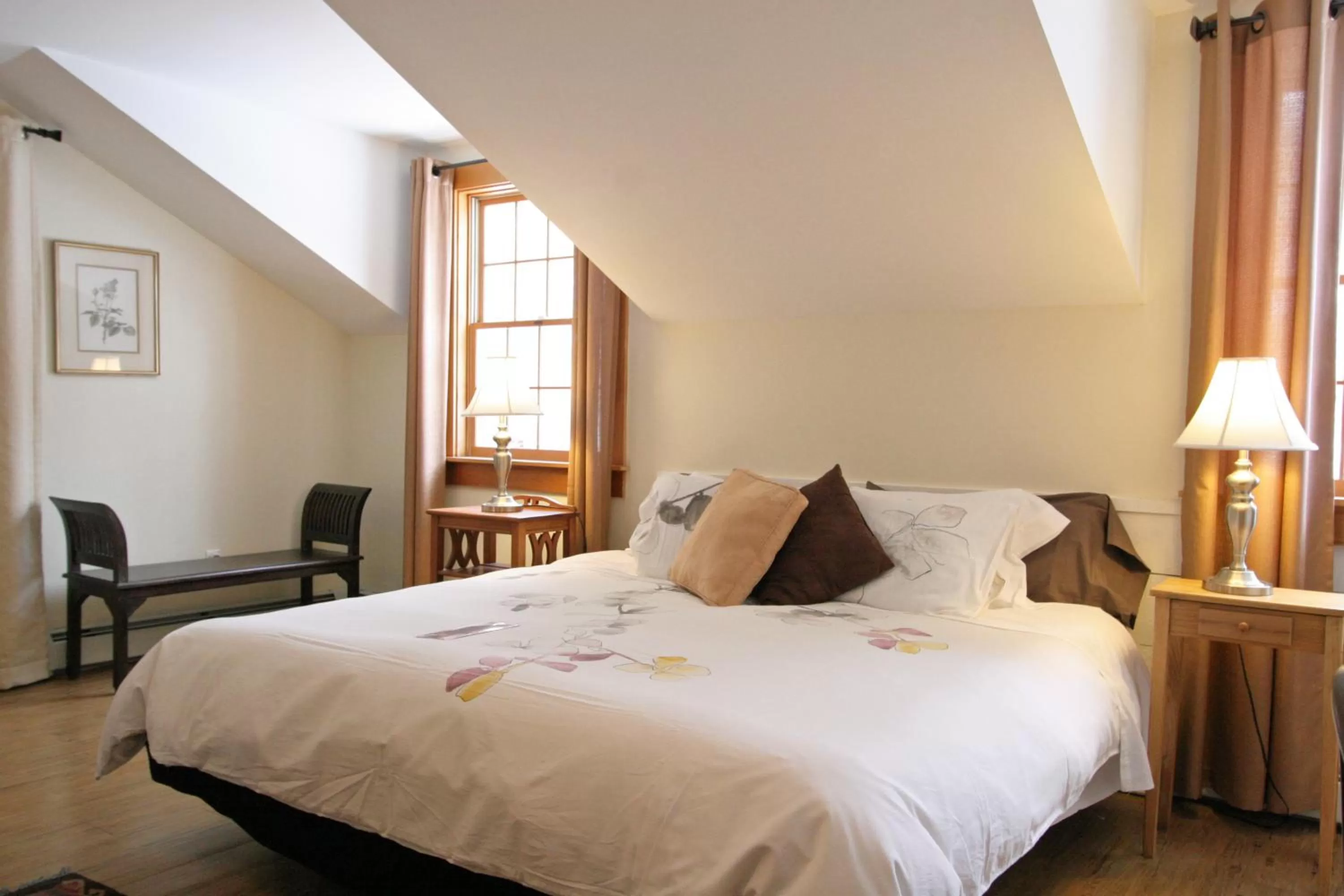 Deluxe Queen Room with Two Queen Beds in Old Saco Inn