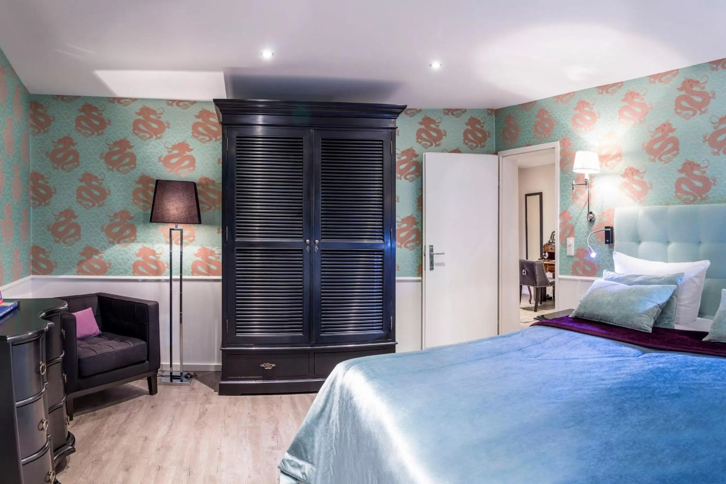 Photo of the whole room, Bed in Boutique Hotel Poppenbütteler Hof