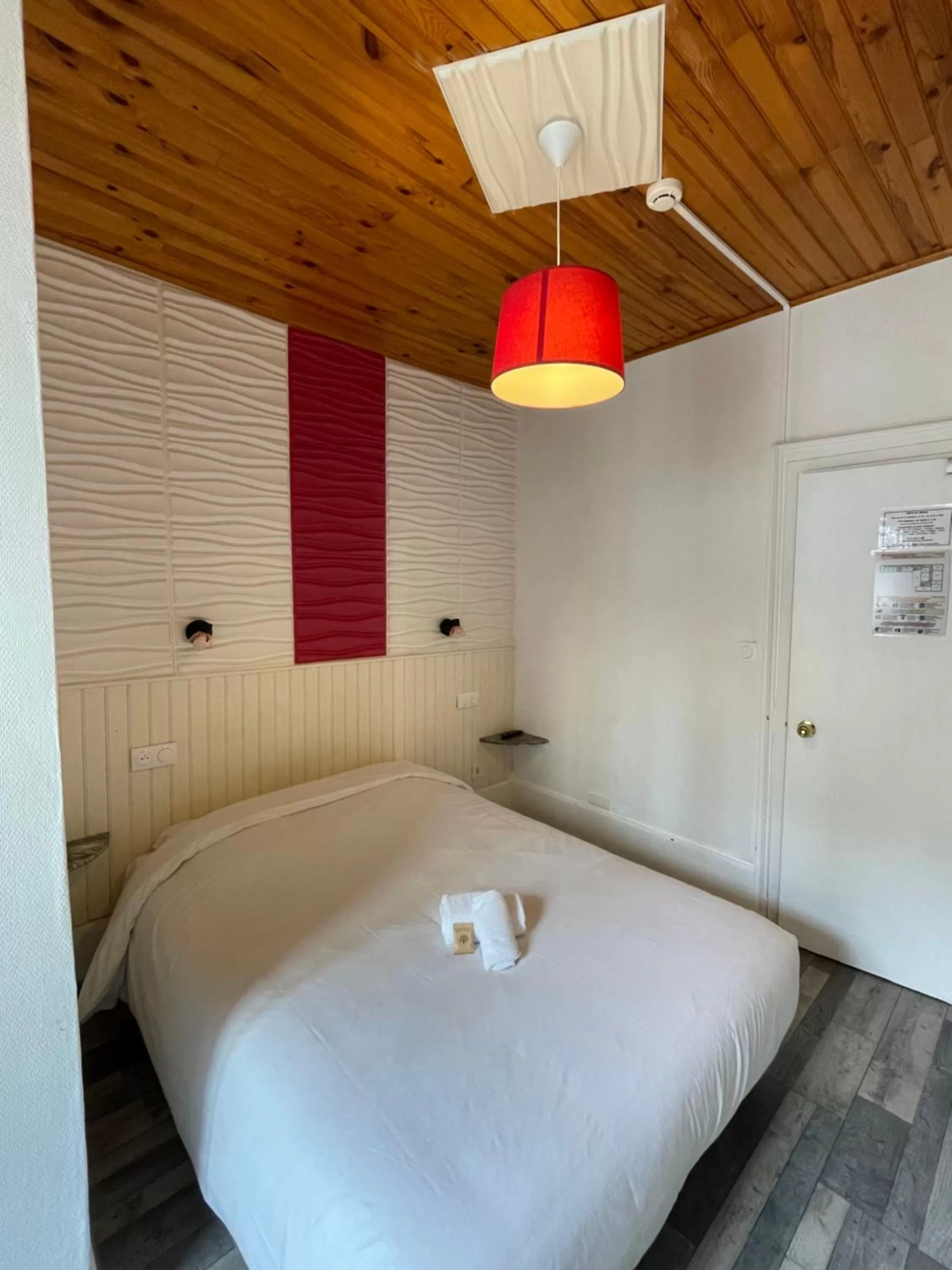 Bedroom, Bed in Hôtel & Restaurant Le Patio VICHY