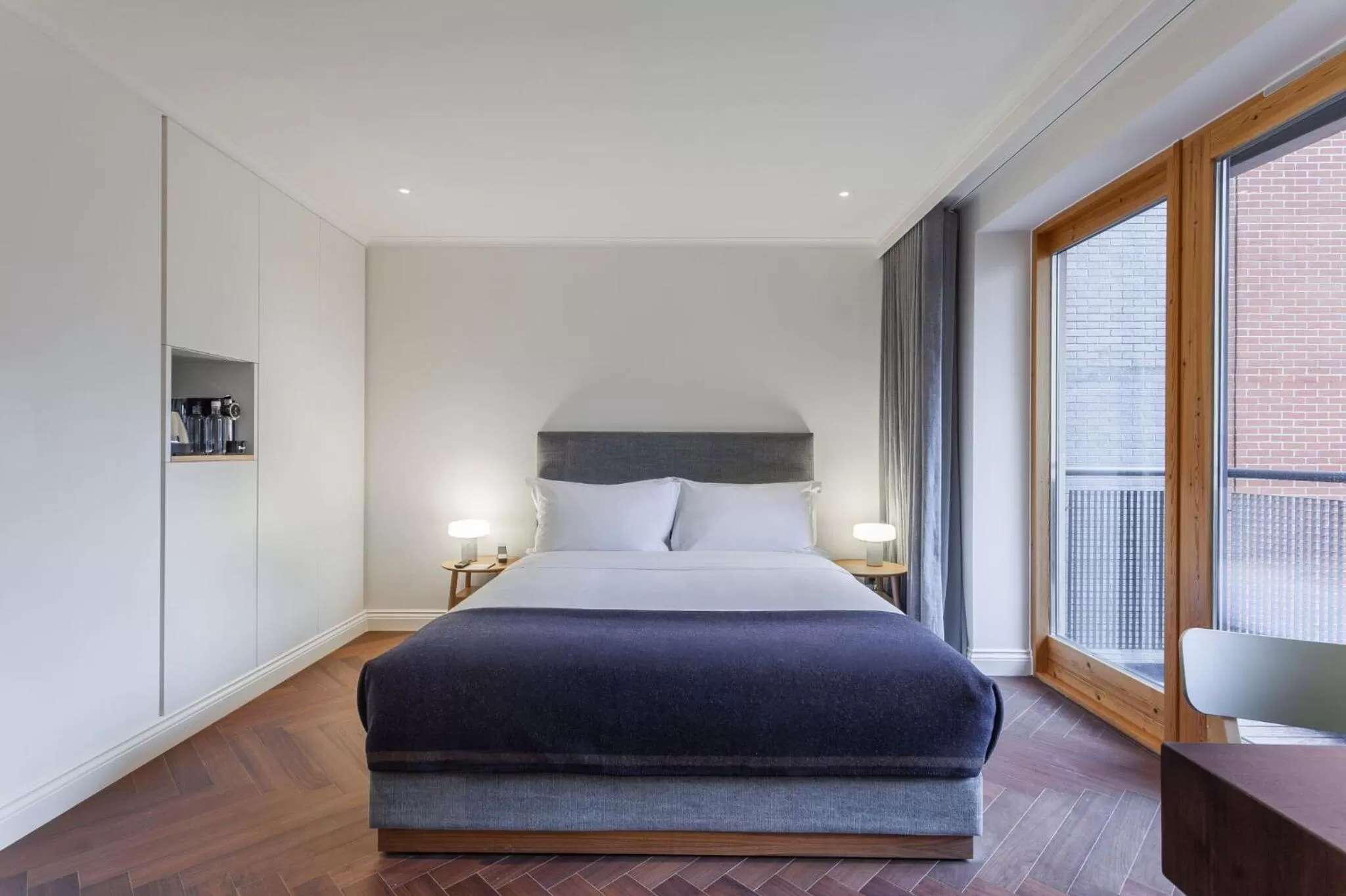 Bed in The Roseate Reading