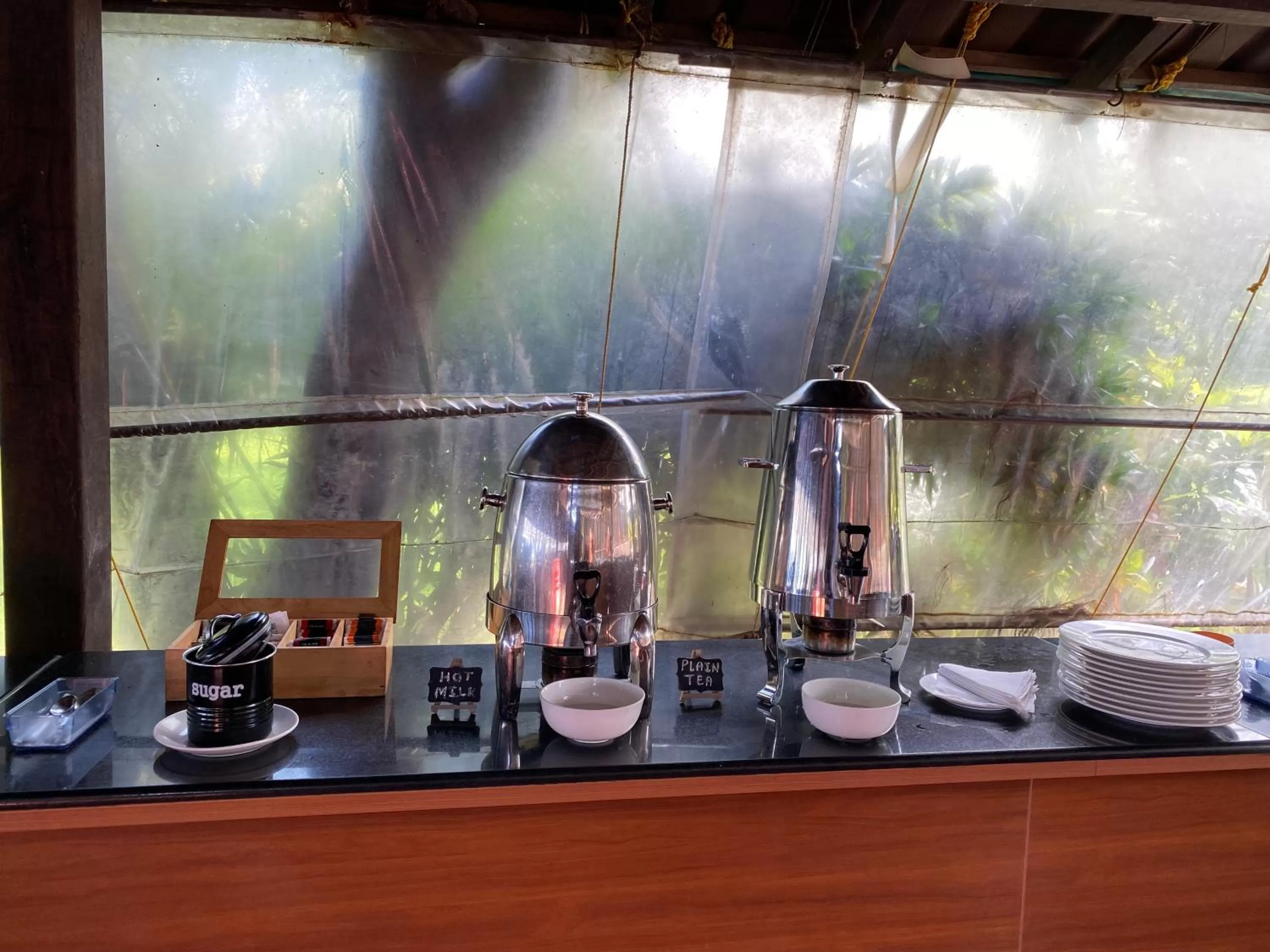 Breakfast, Kitchen/Kitchenette in Chalston Beach Resort