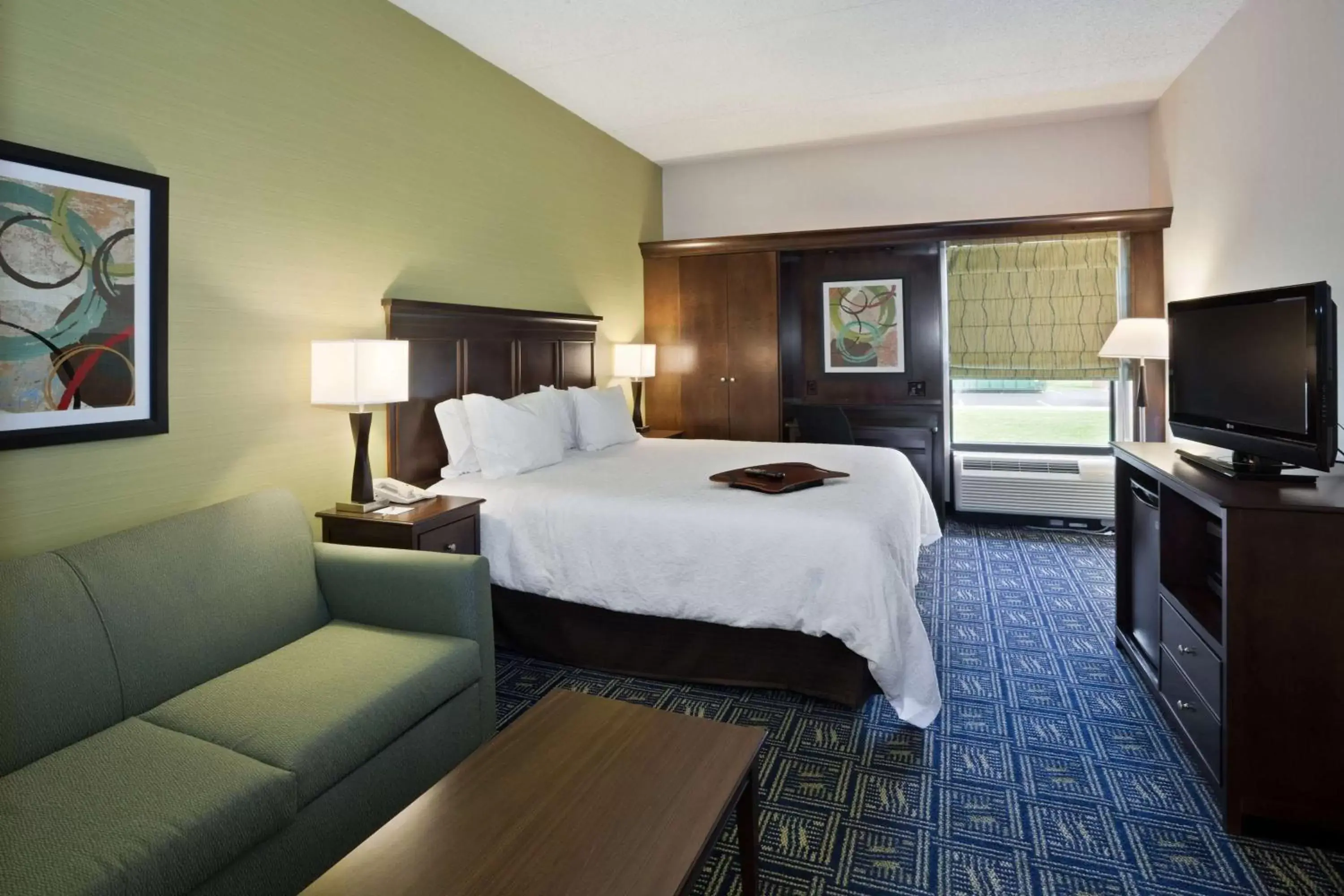 King Study Room with Sofa Bed - Smoking in Hampton Inn DuBois King Study Room with Sofa Bed - Smoking in Hampton Inn DuBois