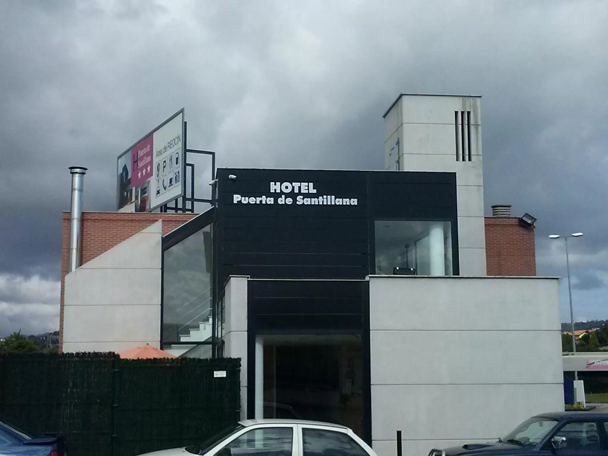 Facade/entrance in Puerta de Santillana