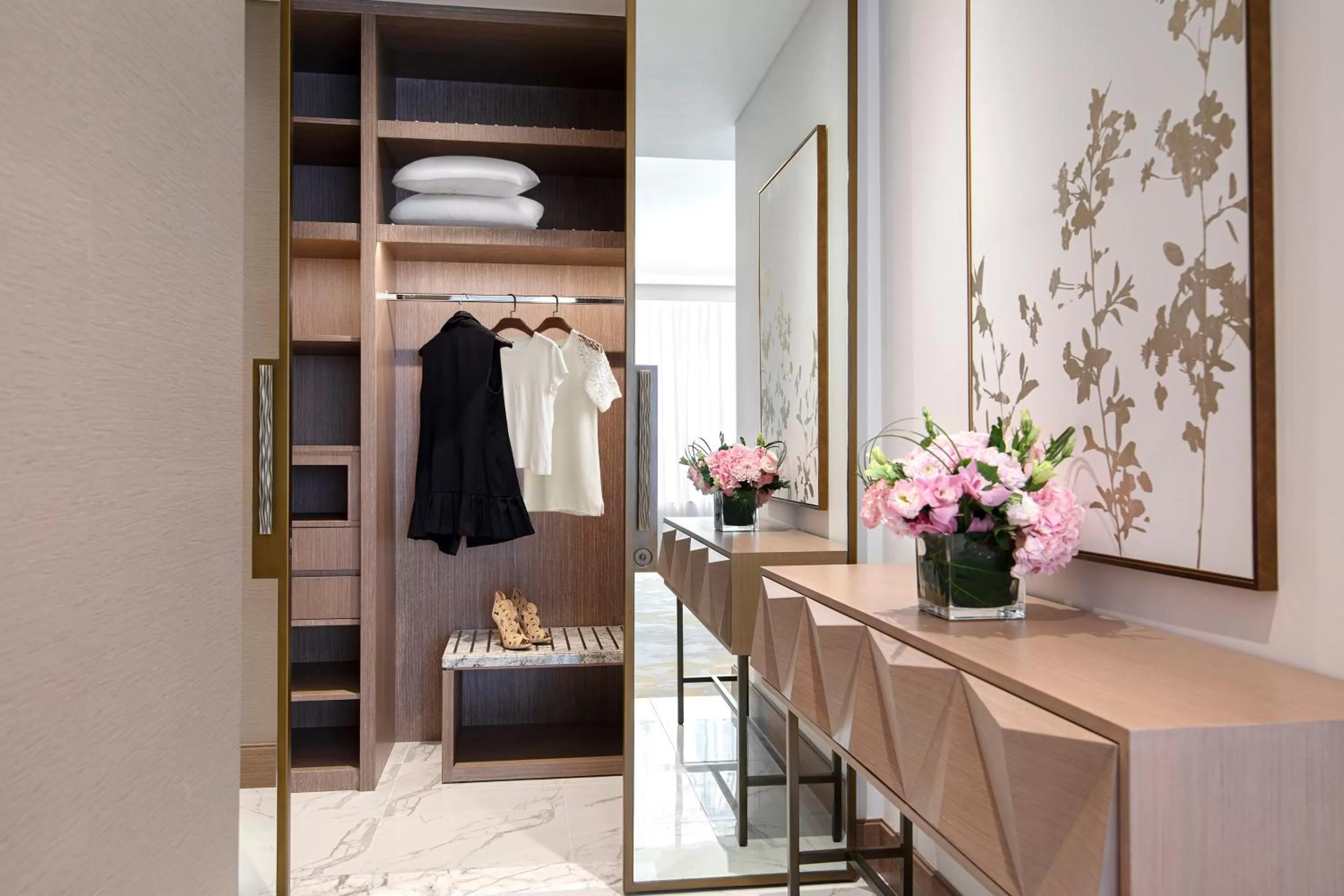 Area and facilities in Al Jaddaf Rotana Dubai