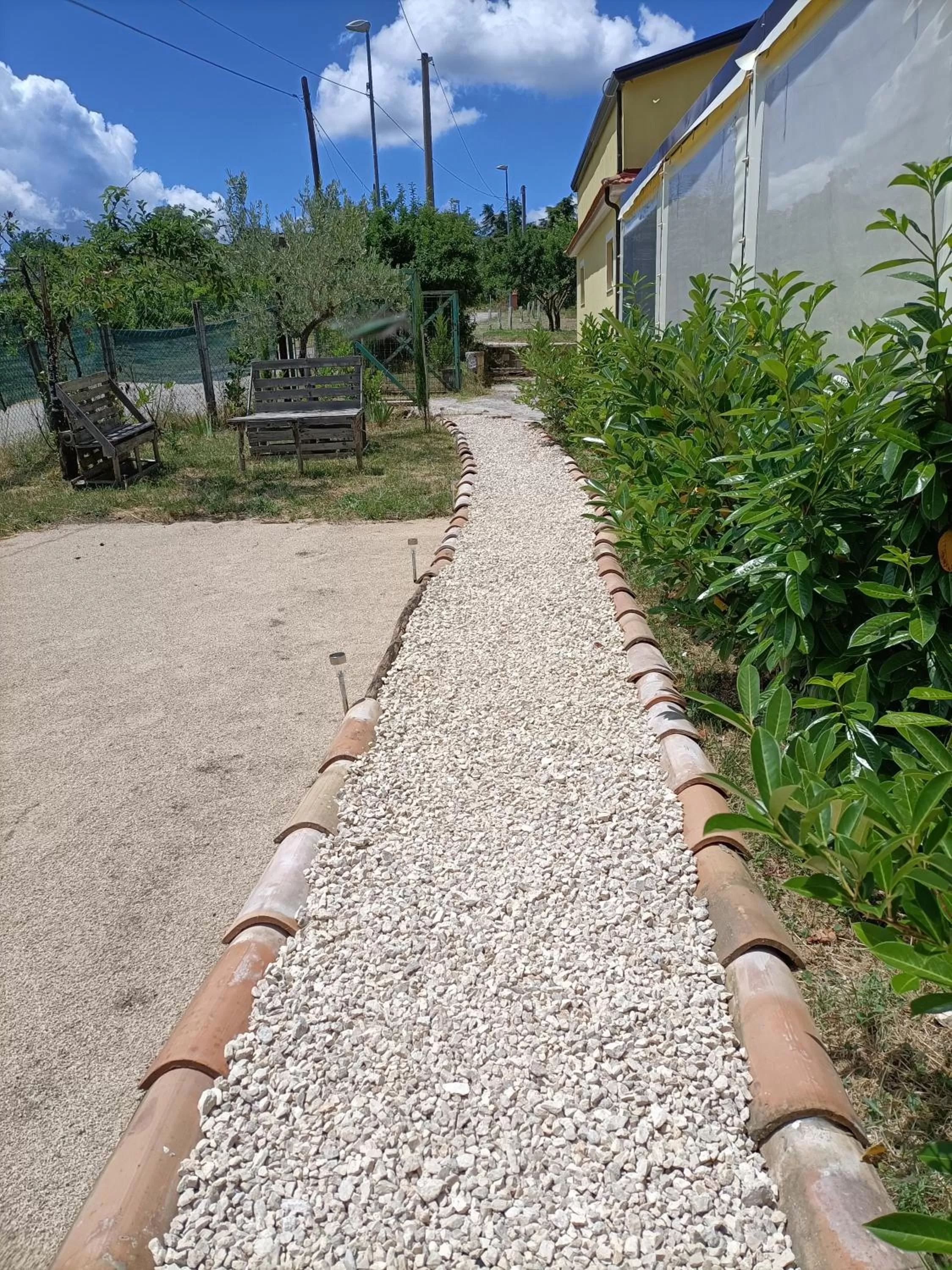 Garden view in Agriturismo Macchia dei briganti - b&b