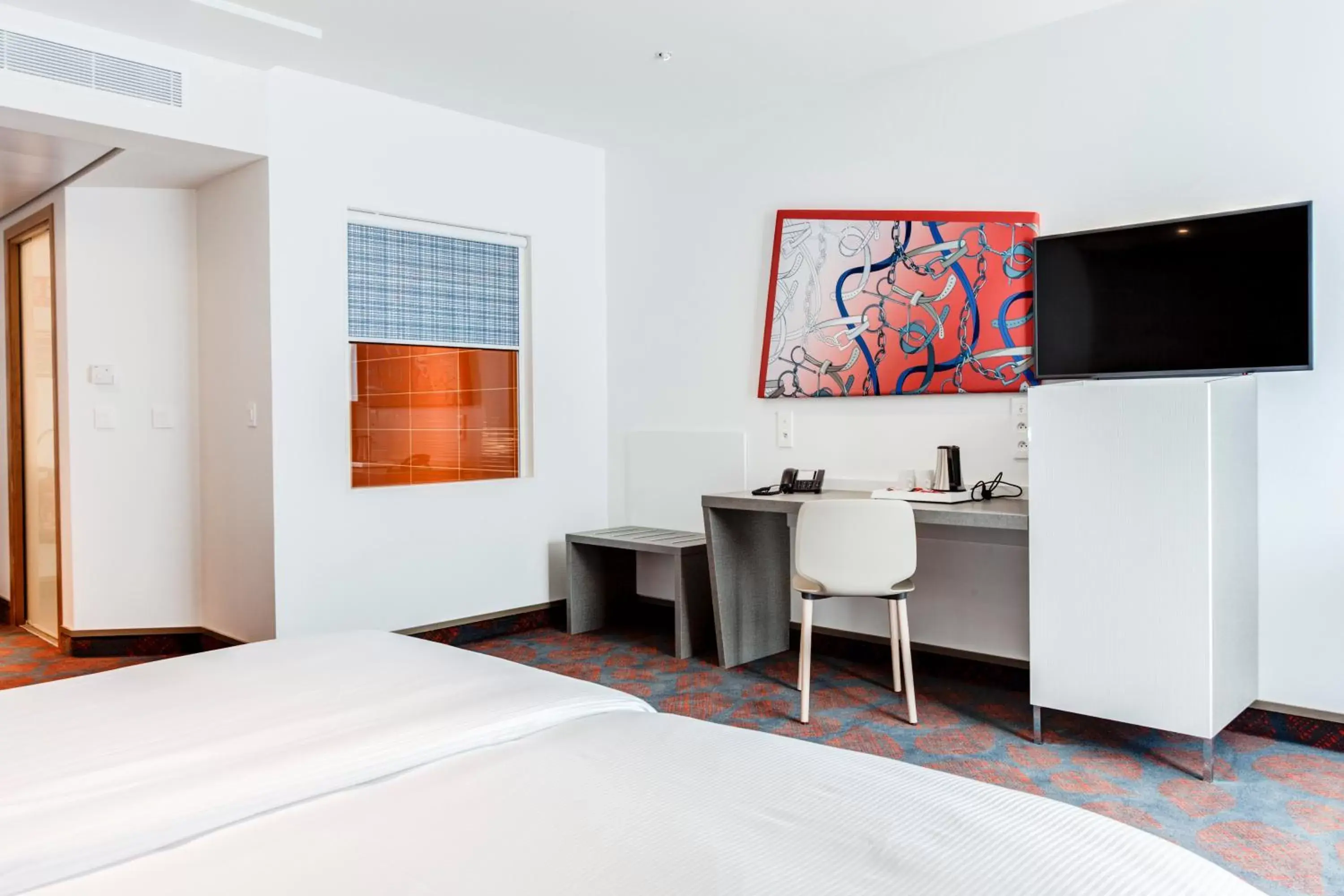 Superior Double or Twin Room in Spark by Hilton Lyon Park Saone Superior Double or Twin Room in Spark by Hilton Lyon Park Saone