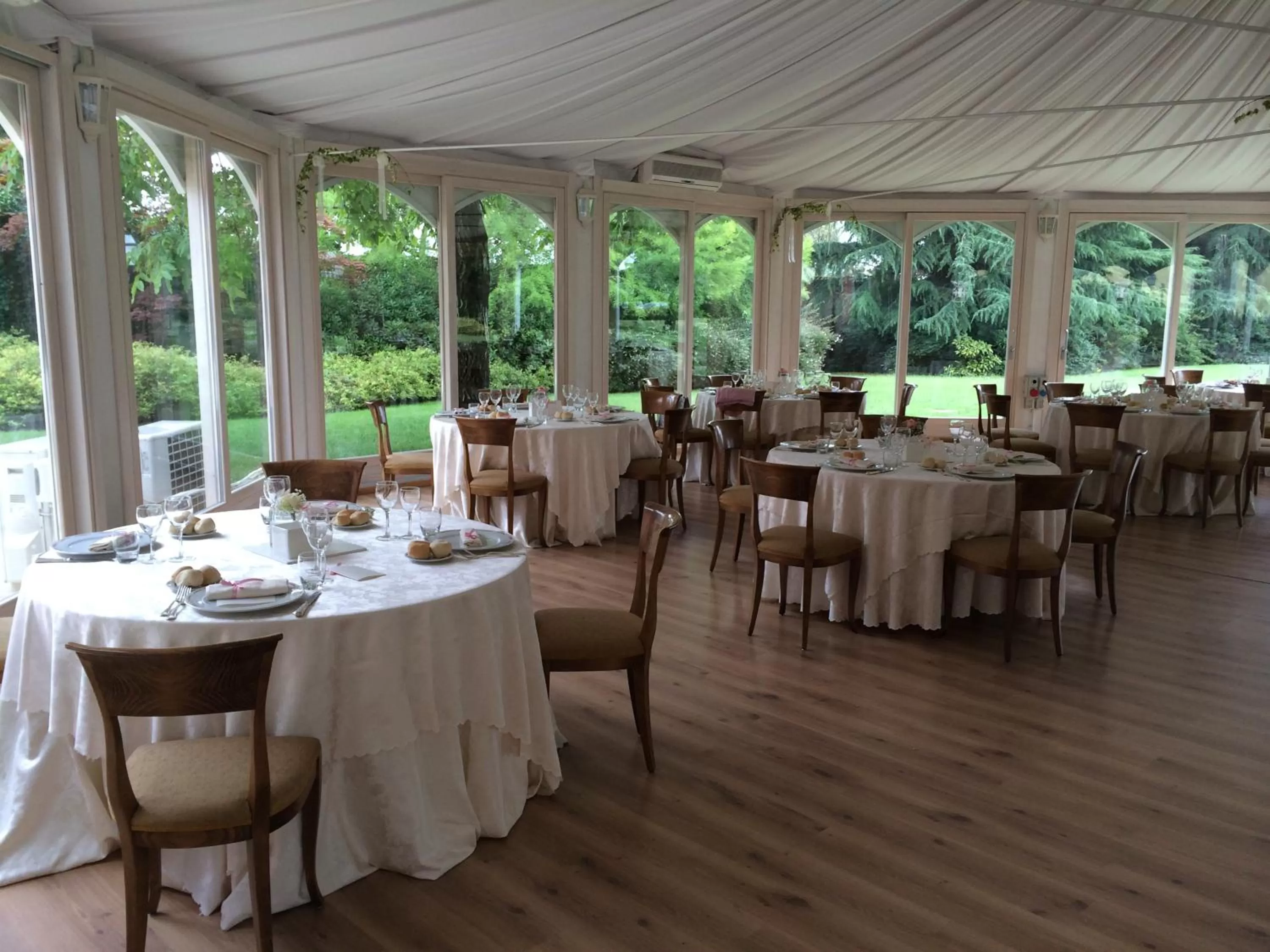 Restaurant/places to eat in Bes Hotel Bergamo Cologno al Serio