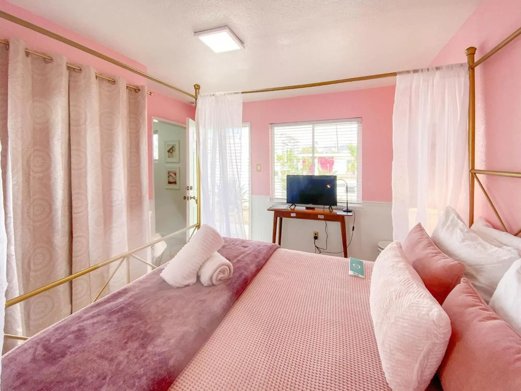 Deluxe Queen Room in The O Spa + Resort, Adults only Deluxe Queen Room in The O Spa + Resort, Adults only