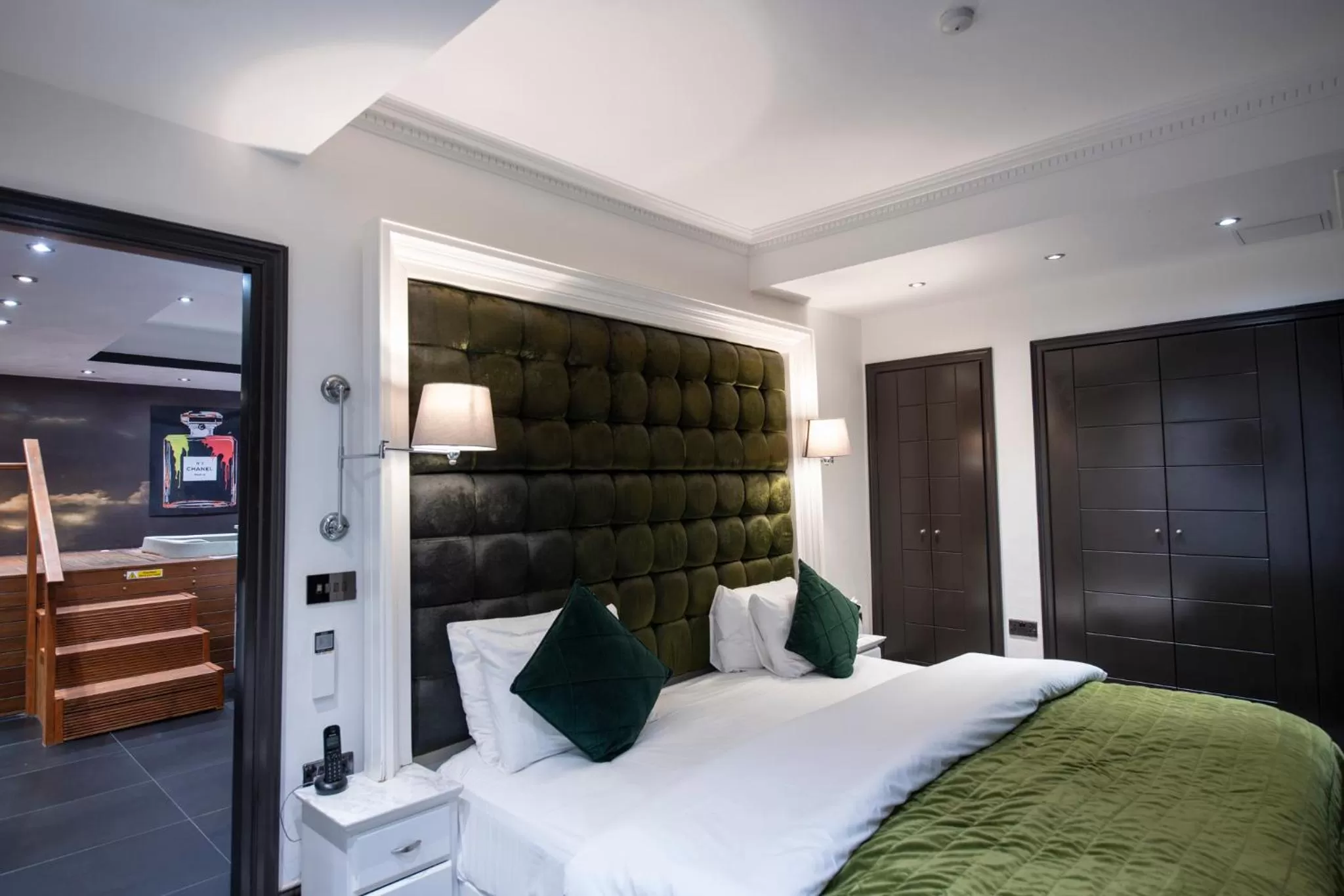 Bedroom, Bed in The Exhibitionist Hotel