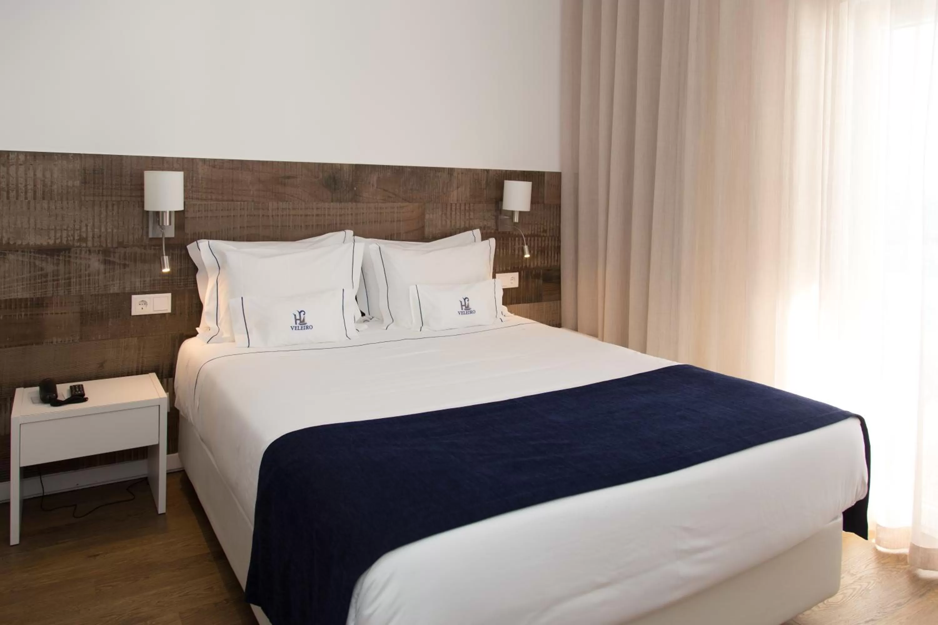 Bed in Hotel Veleiro