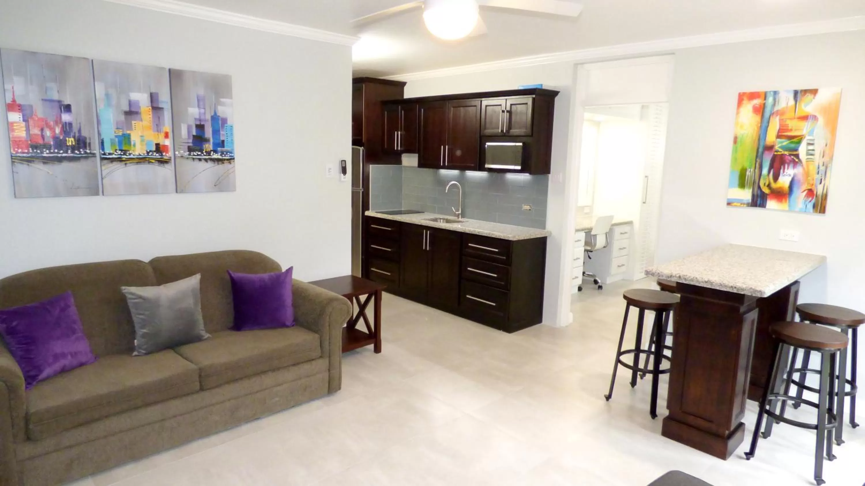 Kitchen or kitchenette in Beach One Bedroom Suite A20