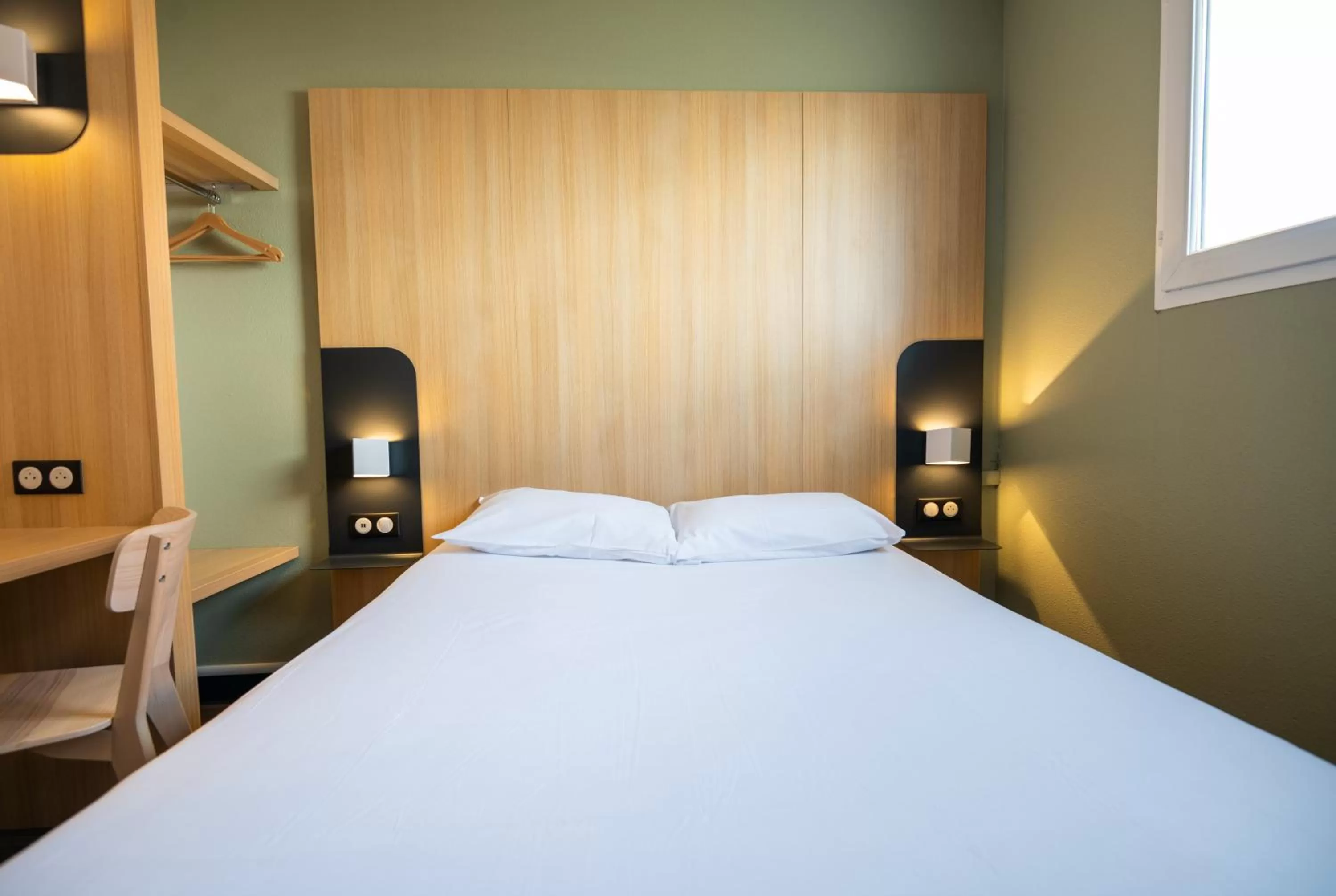 Bedroom, Bed in B&B HOTEL Bordeaux Mérignac Aéroport