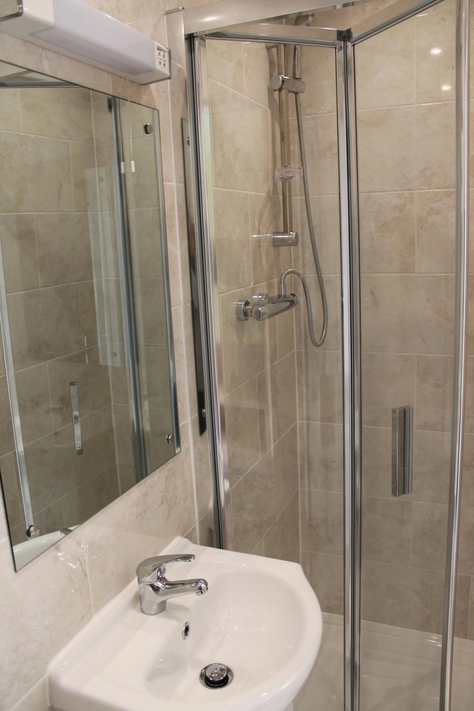 Shower in The Abbey House Hotel