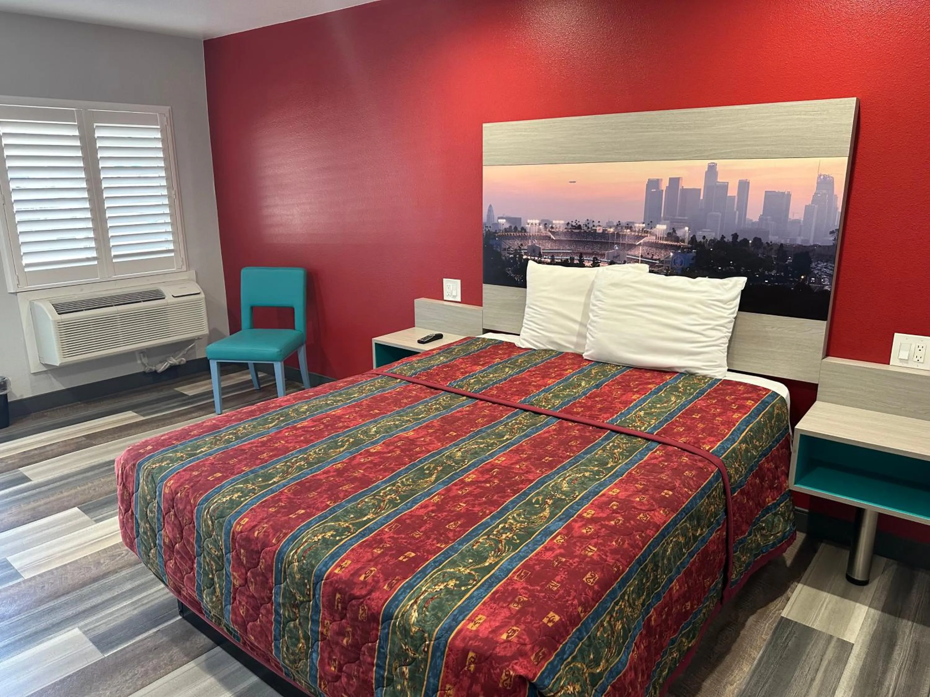 Bed in Sahara Inn - Los Angeles