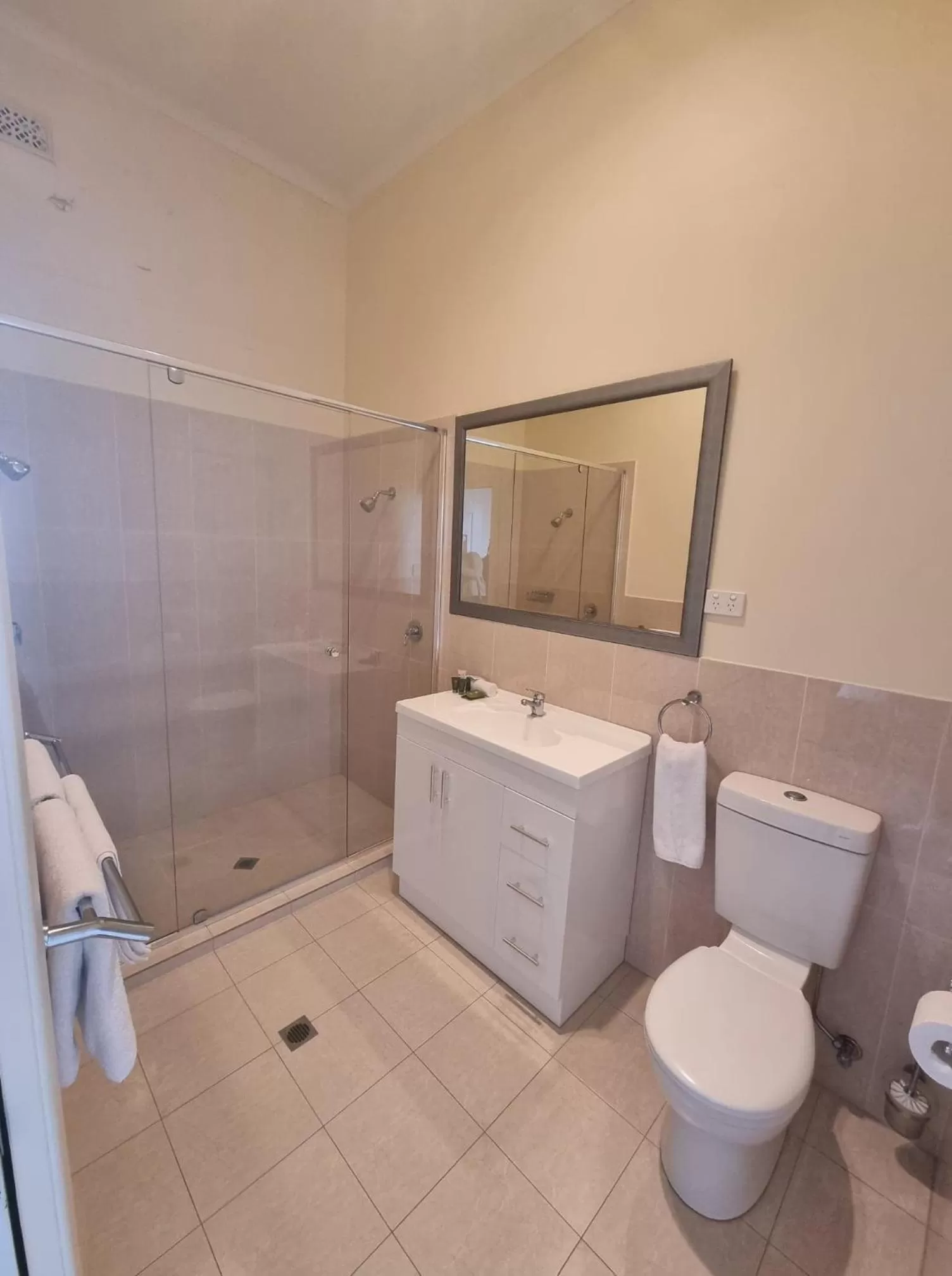 Bathroom in Balcony On Sixth Lodge