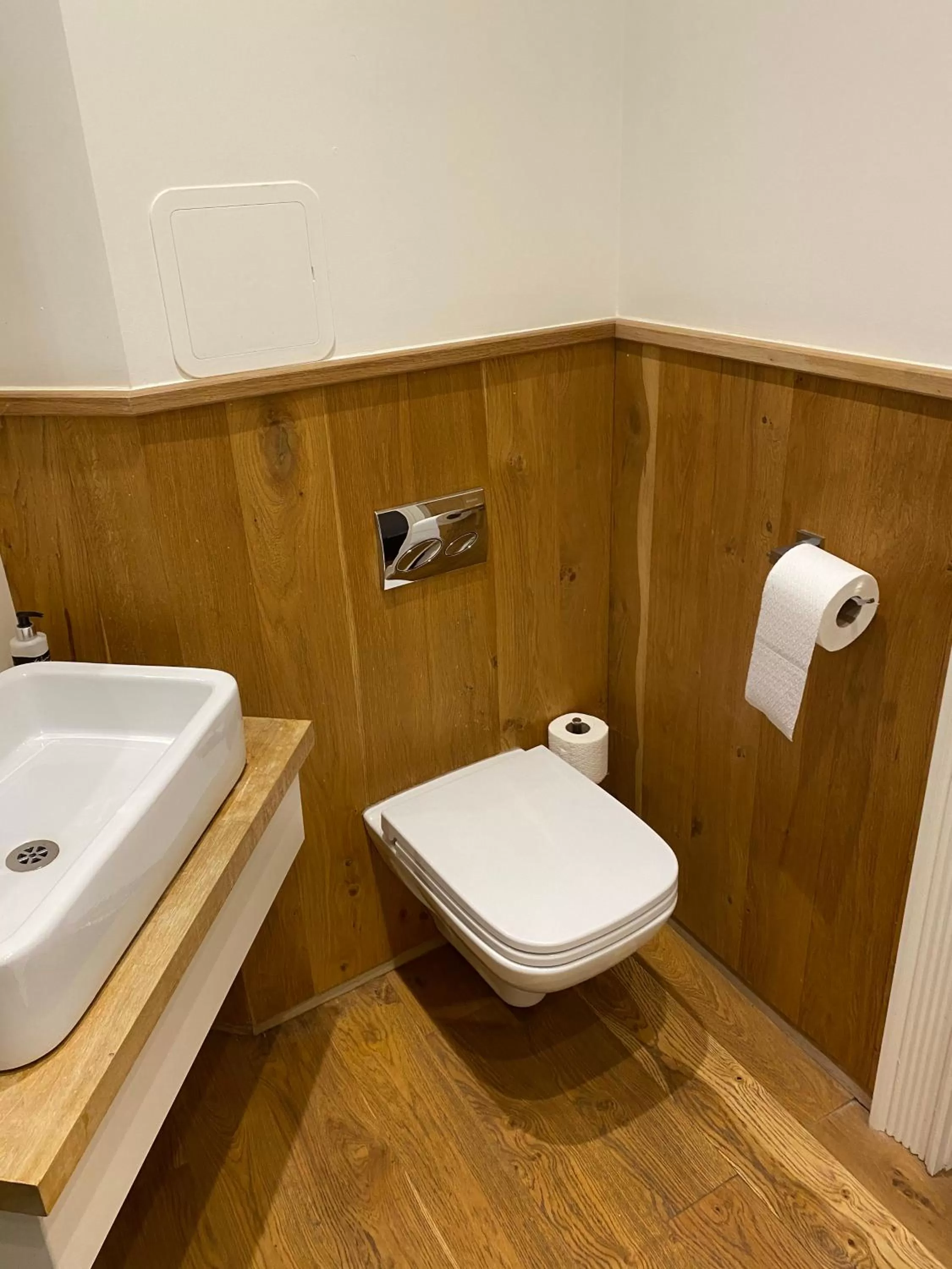 Bathroom in Banners House Hotel