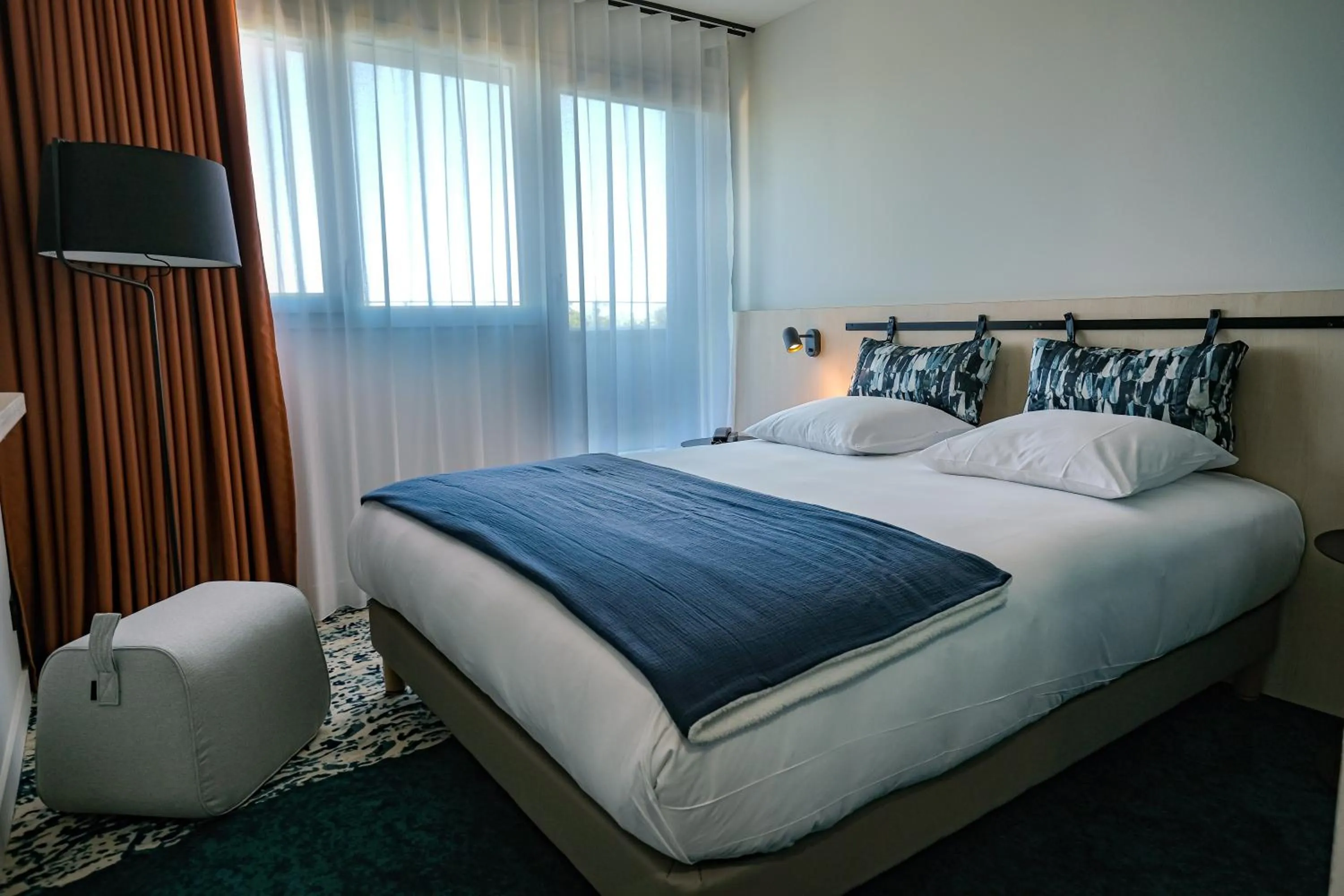 Bedroom, Bed in ibis Styles Bordeaux Lac Bruges