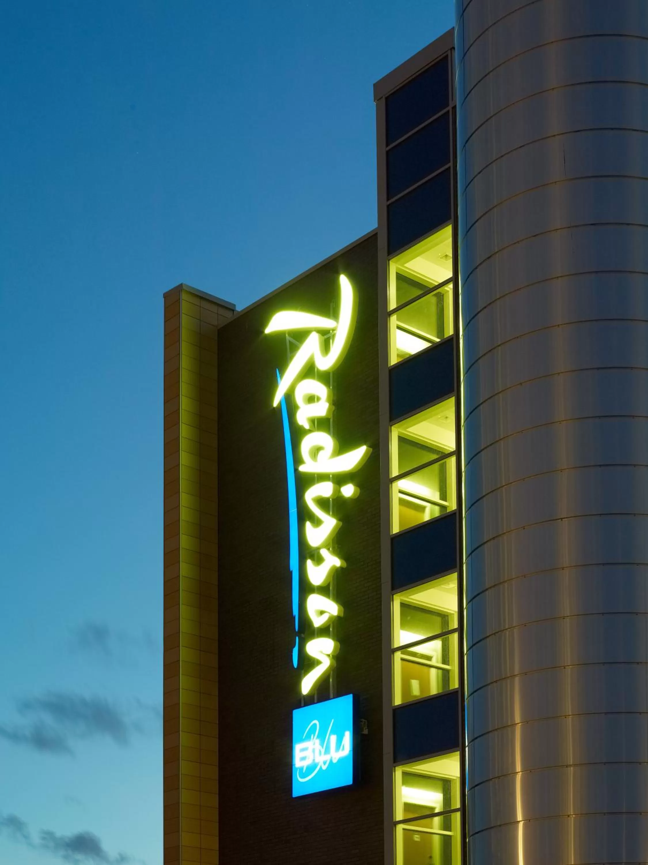 Facade/entrance in Radisson Blu Hotel East Midlands Airport