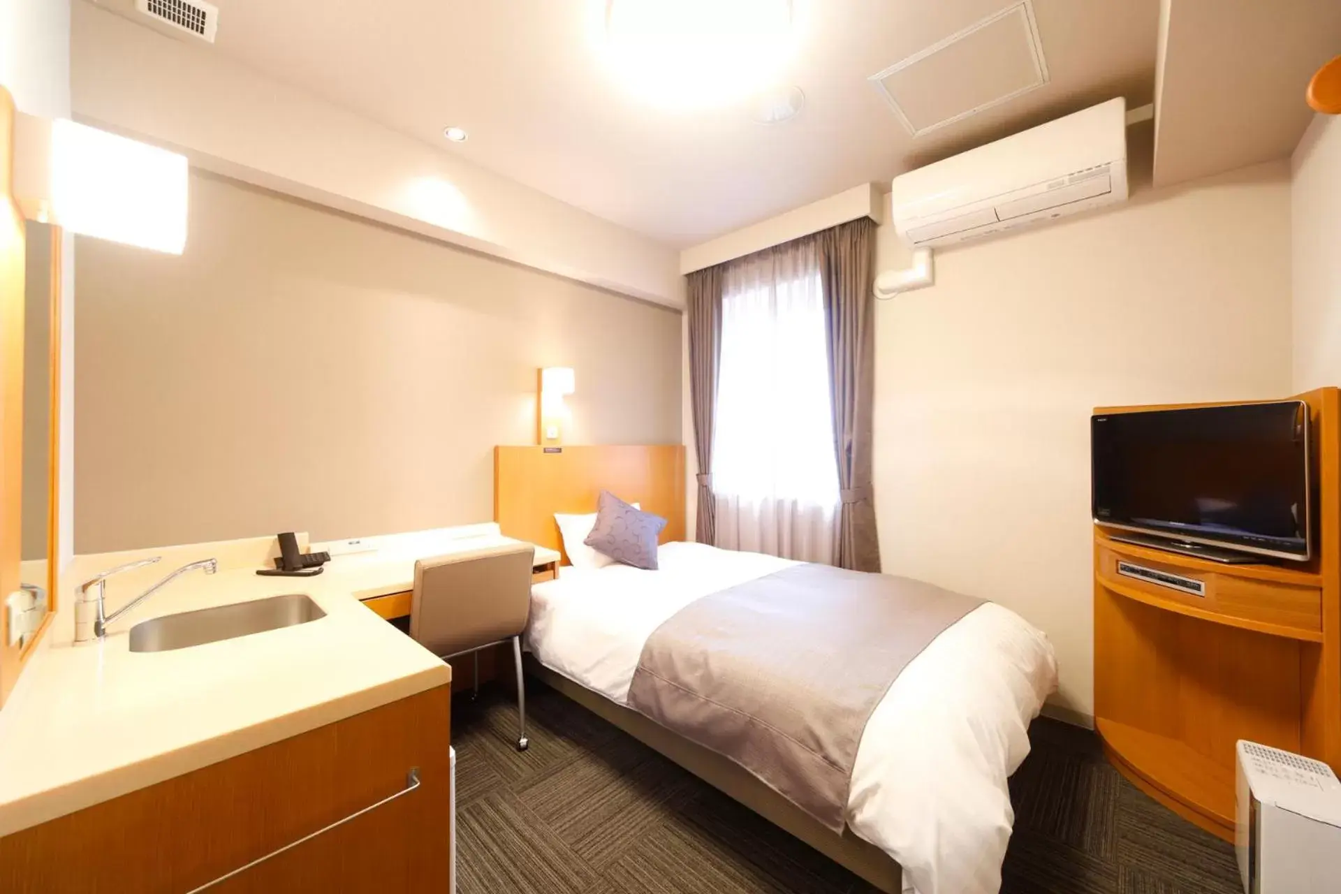 Double Room with Small Double Bed - Non Smoking in Dormy Inn Toyama Natural Hot Spring Double Room with Small Double Bed - Non Smoking in Dormy Inn Toyama Natural Hot Spring