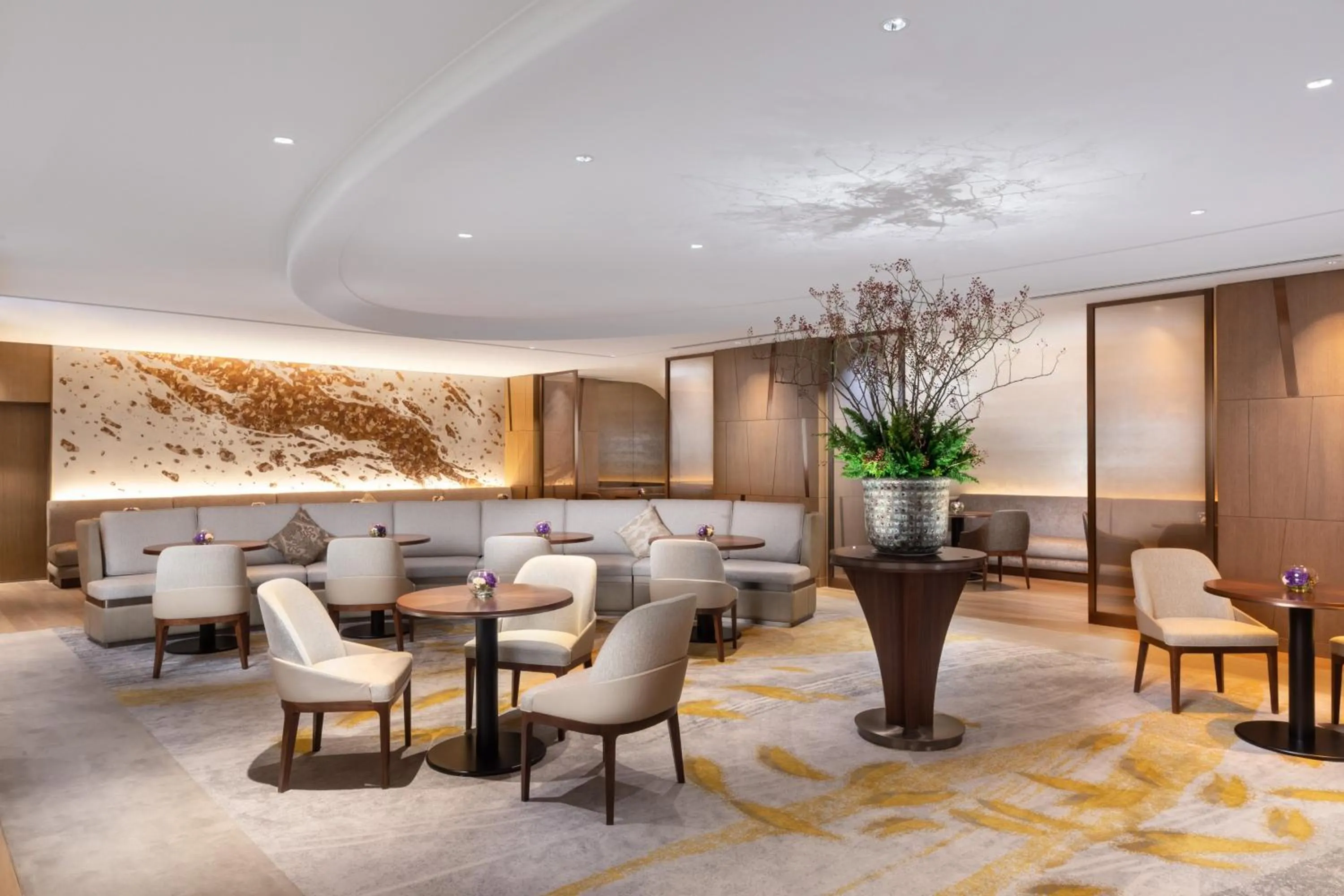 Lounge or bar in The Westin Miyako Kyoto