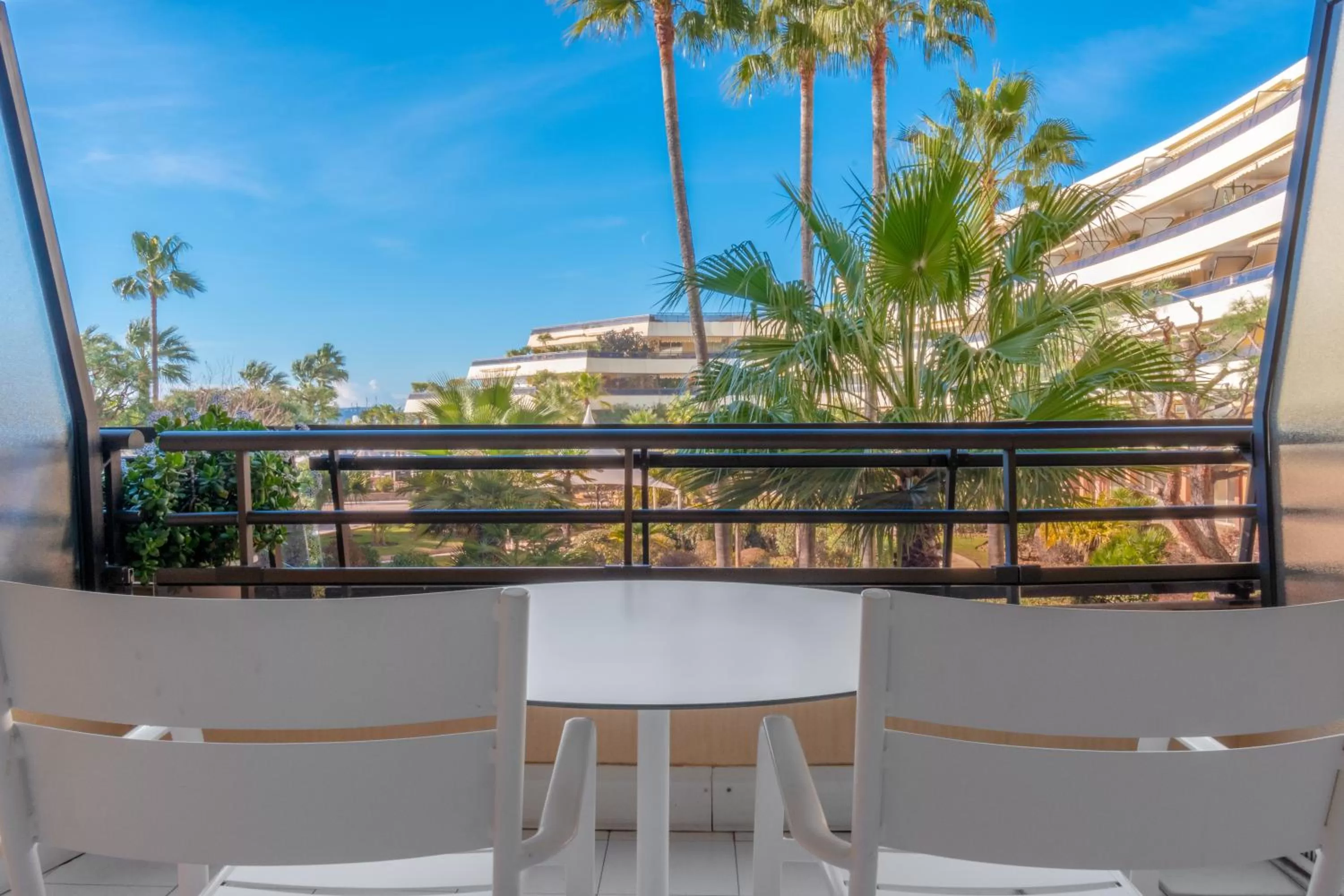 Day in Holiday Inn Nice - Port St Laurent by IHG