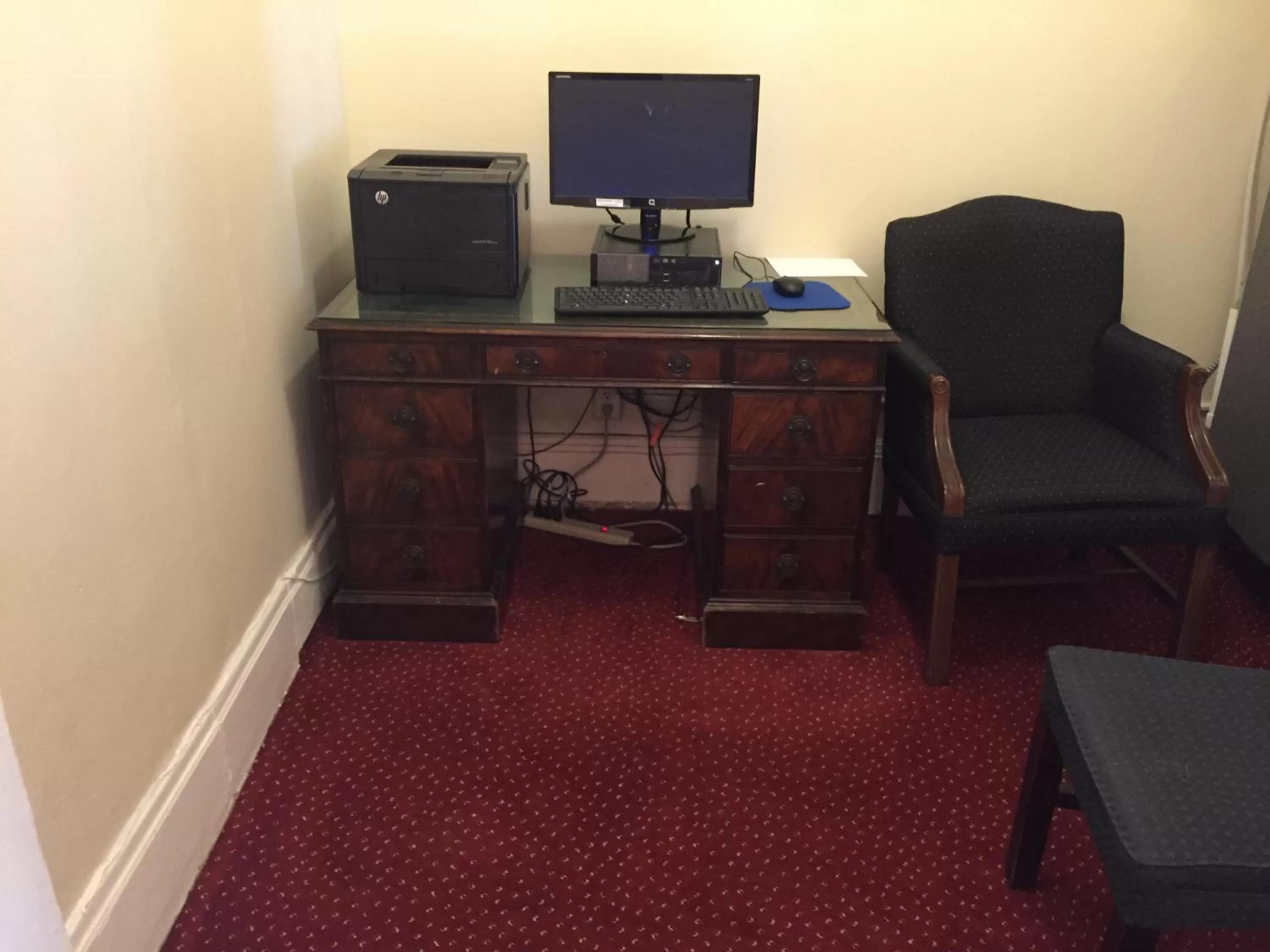 Business facilities in Beresford Arms