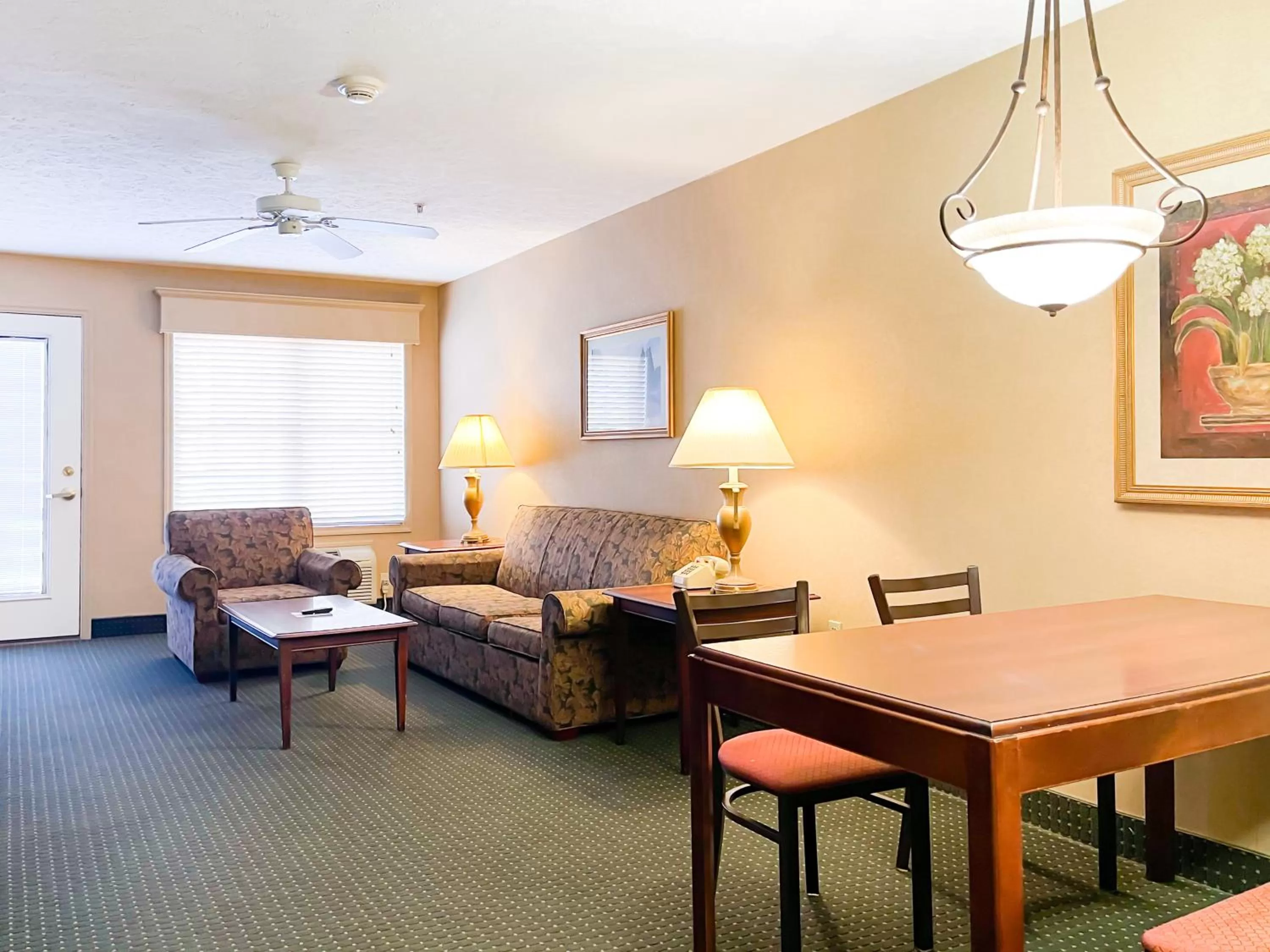 Living room in Split Rock Resort