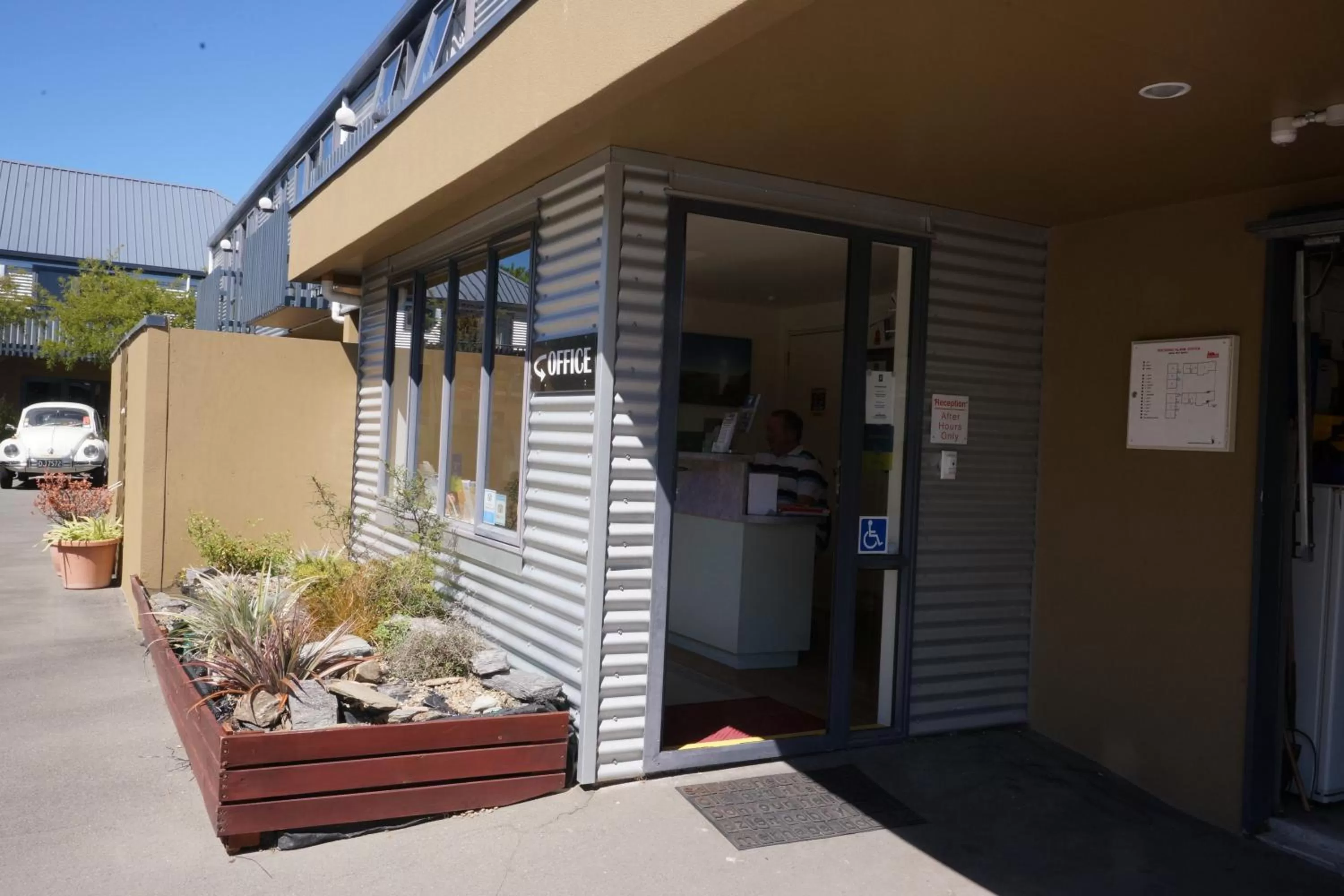 Facade/entrance in Sherborne Motor Lodge