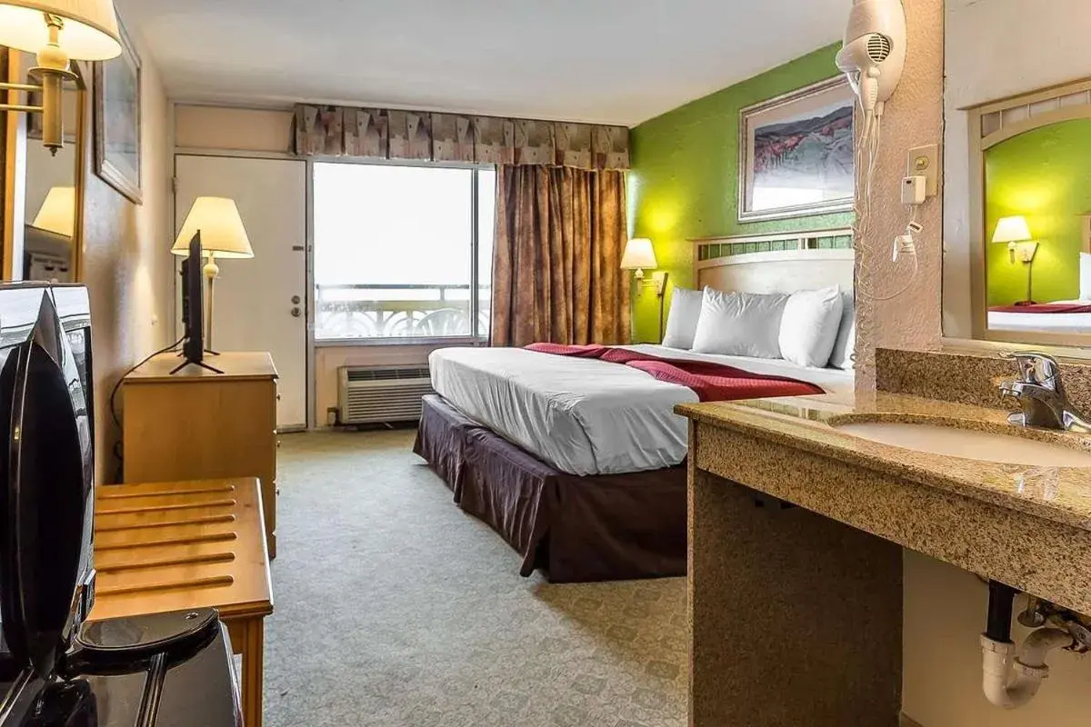 King Room with Sea View in Ocean Star Hotel King Room with Sea View in Ocean Star Hotel