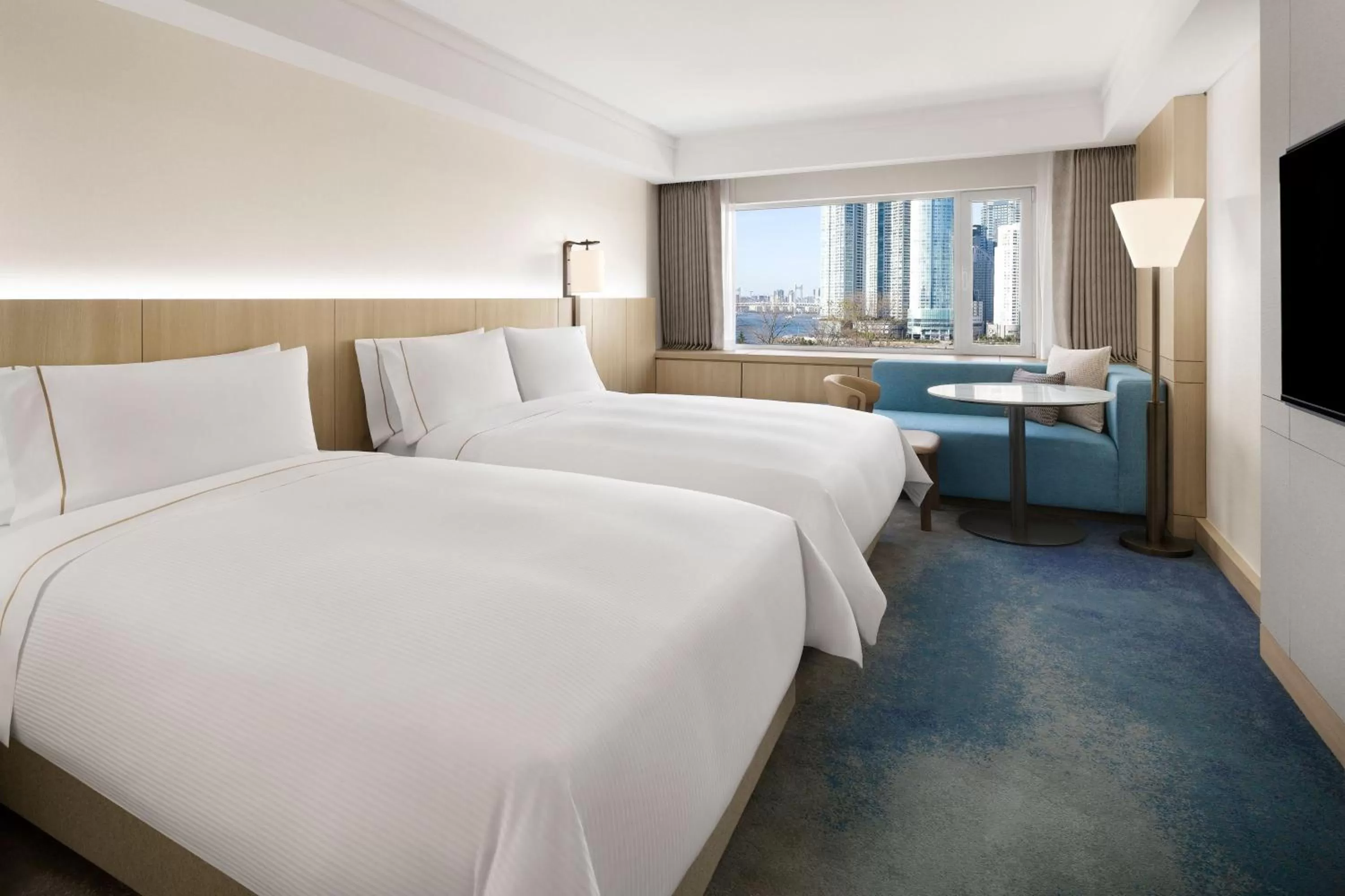 Photo of the whole room, Bed in The Westin Josun Busan