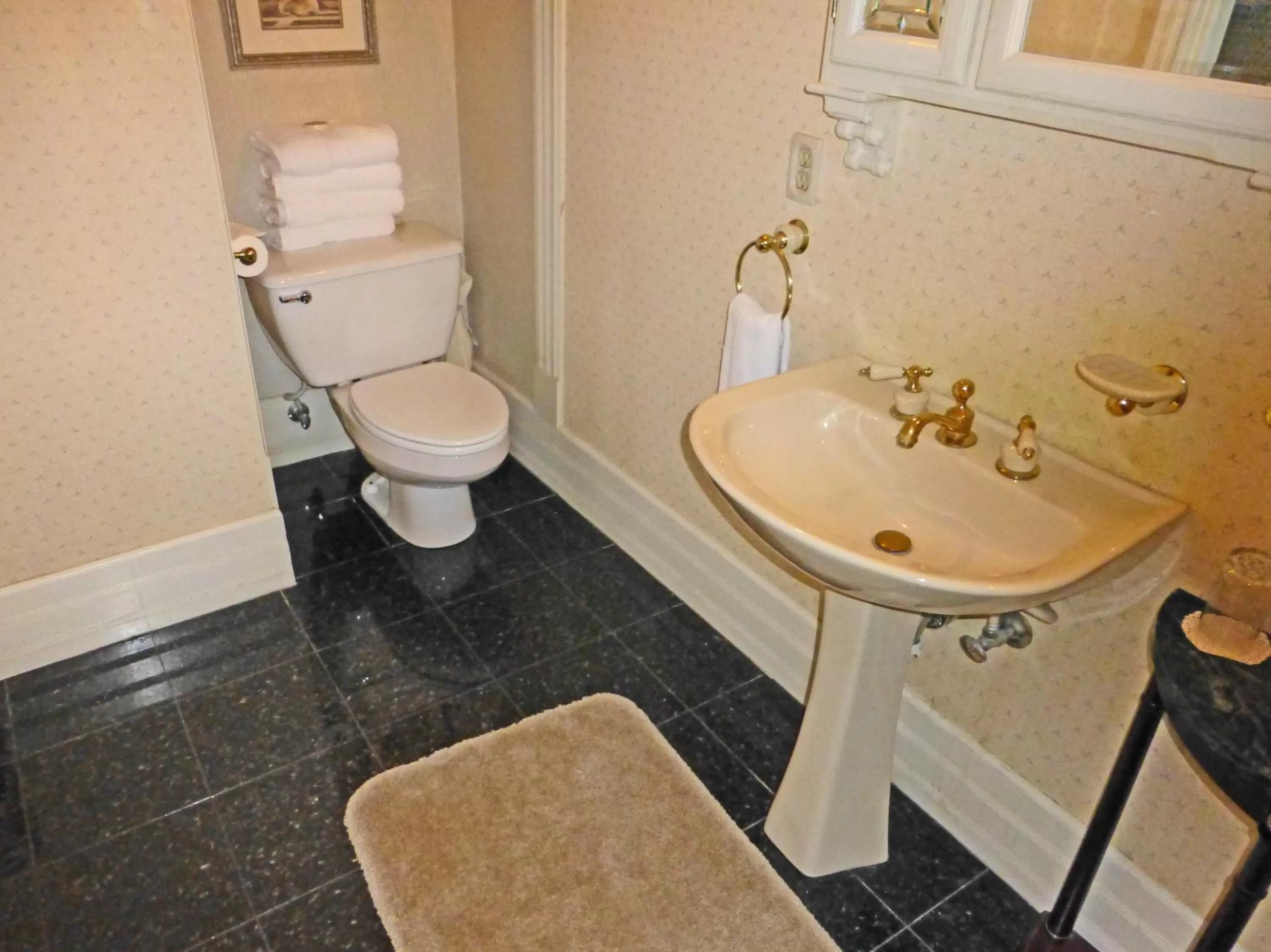 Bathroom in Victorian Inn