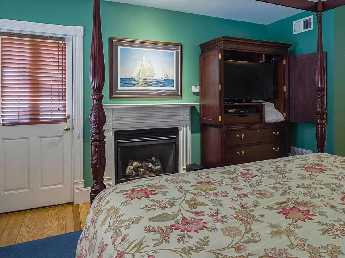 Bed in George Brooks House B&B