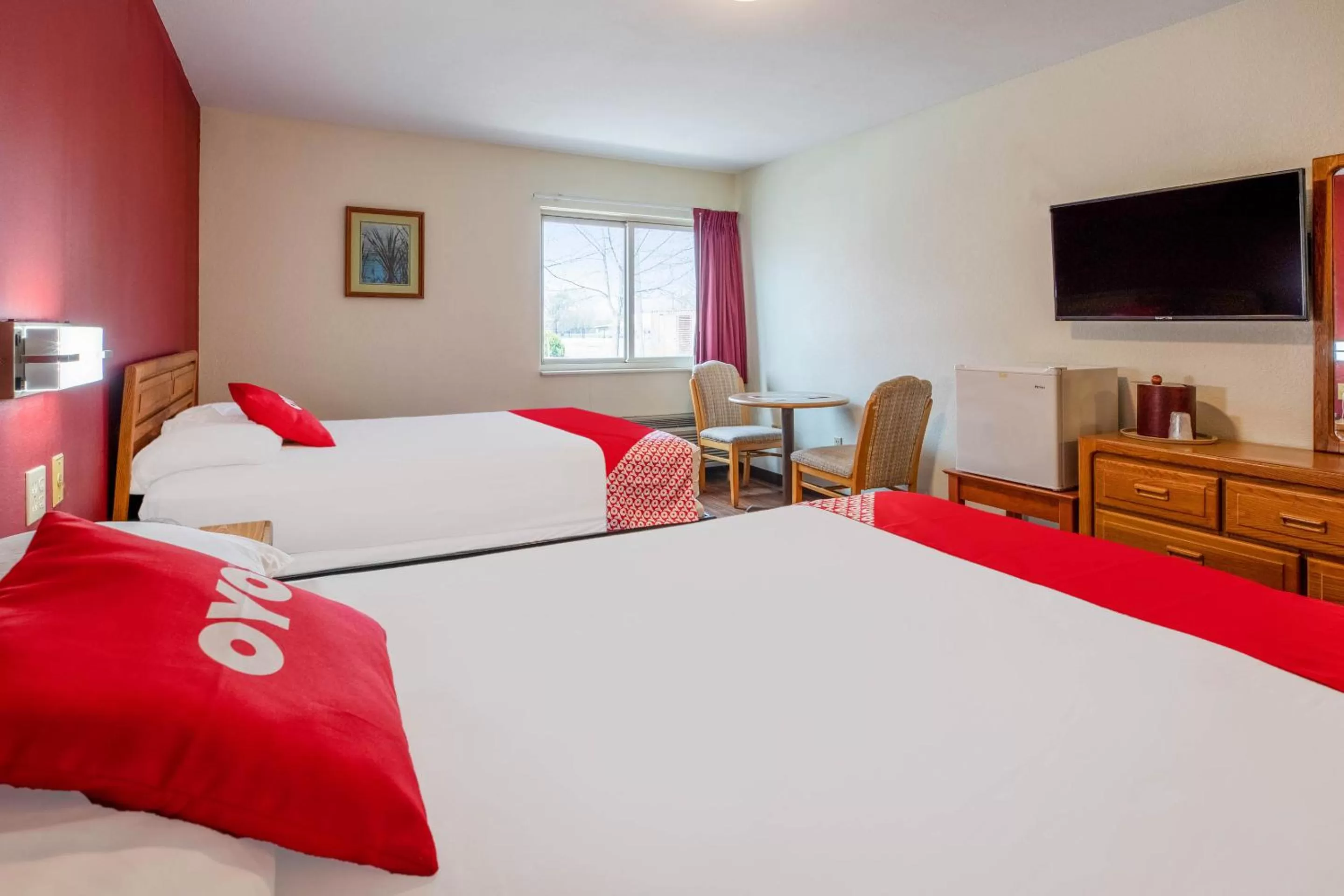 Bedroom in OYO Hotel Chesaning Route 52 & Hwy 57