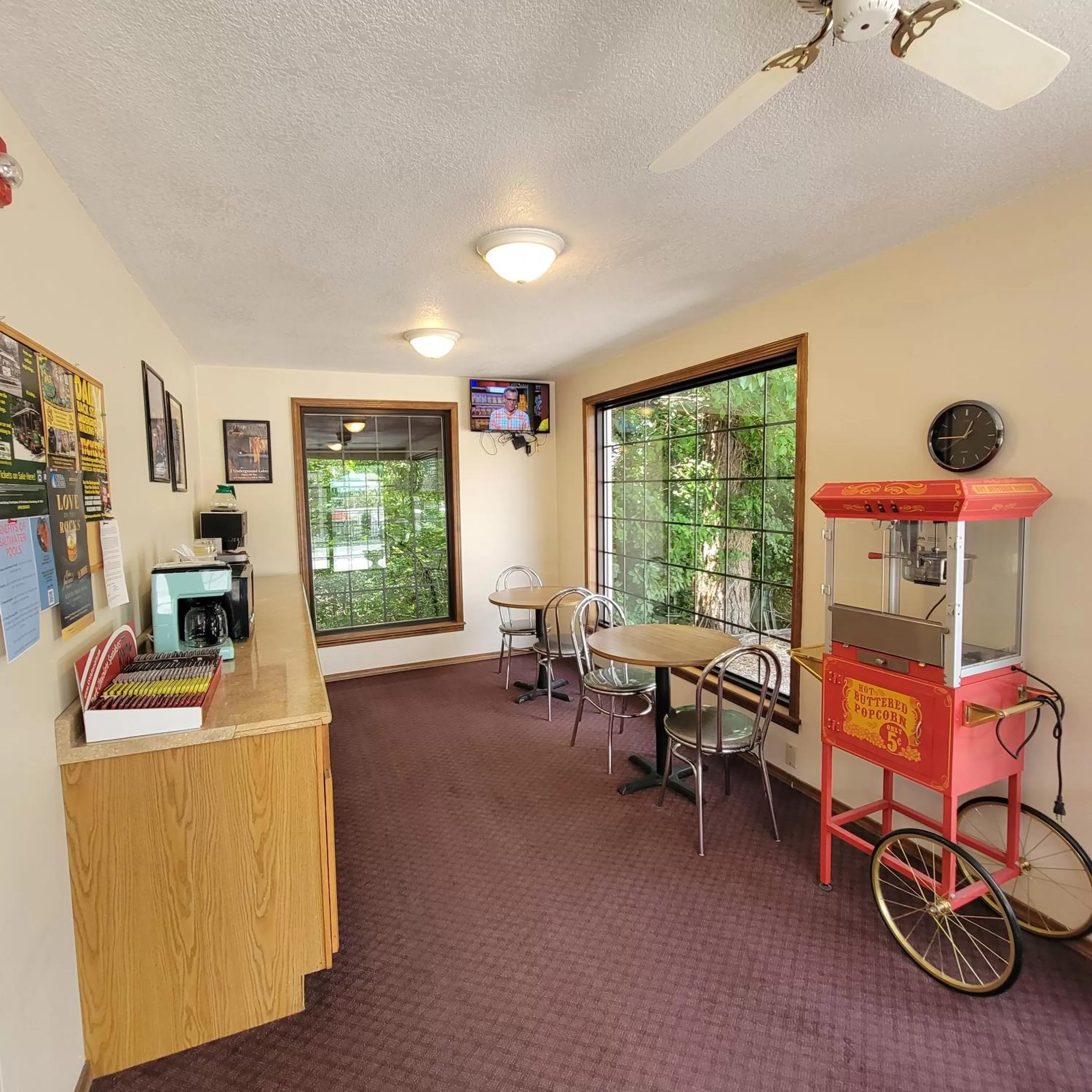 Lobby or reception in Candlewick Inn and Suites